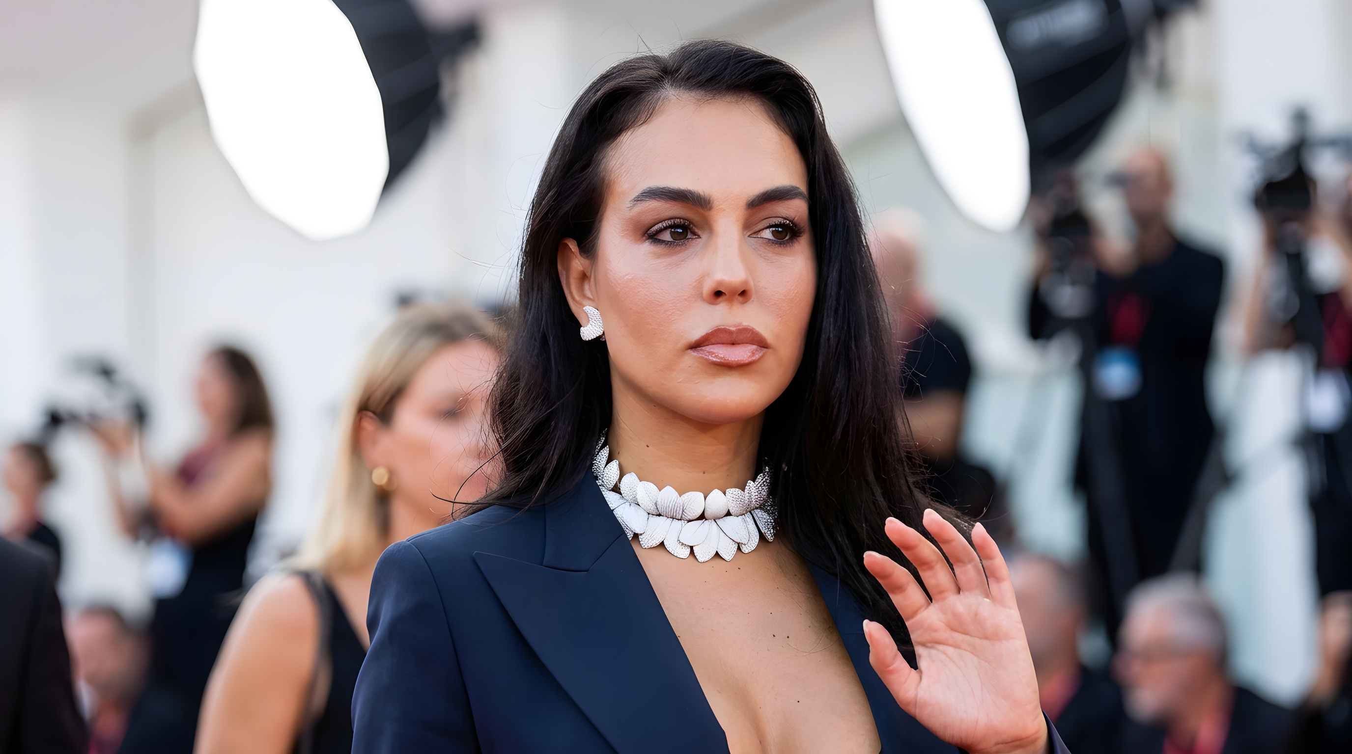 Ronaldos hustru dropper ring til 21 millioner for vilde diamanter