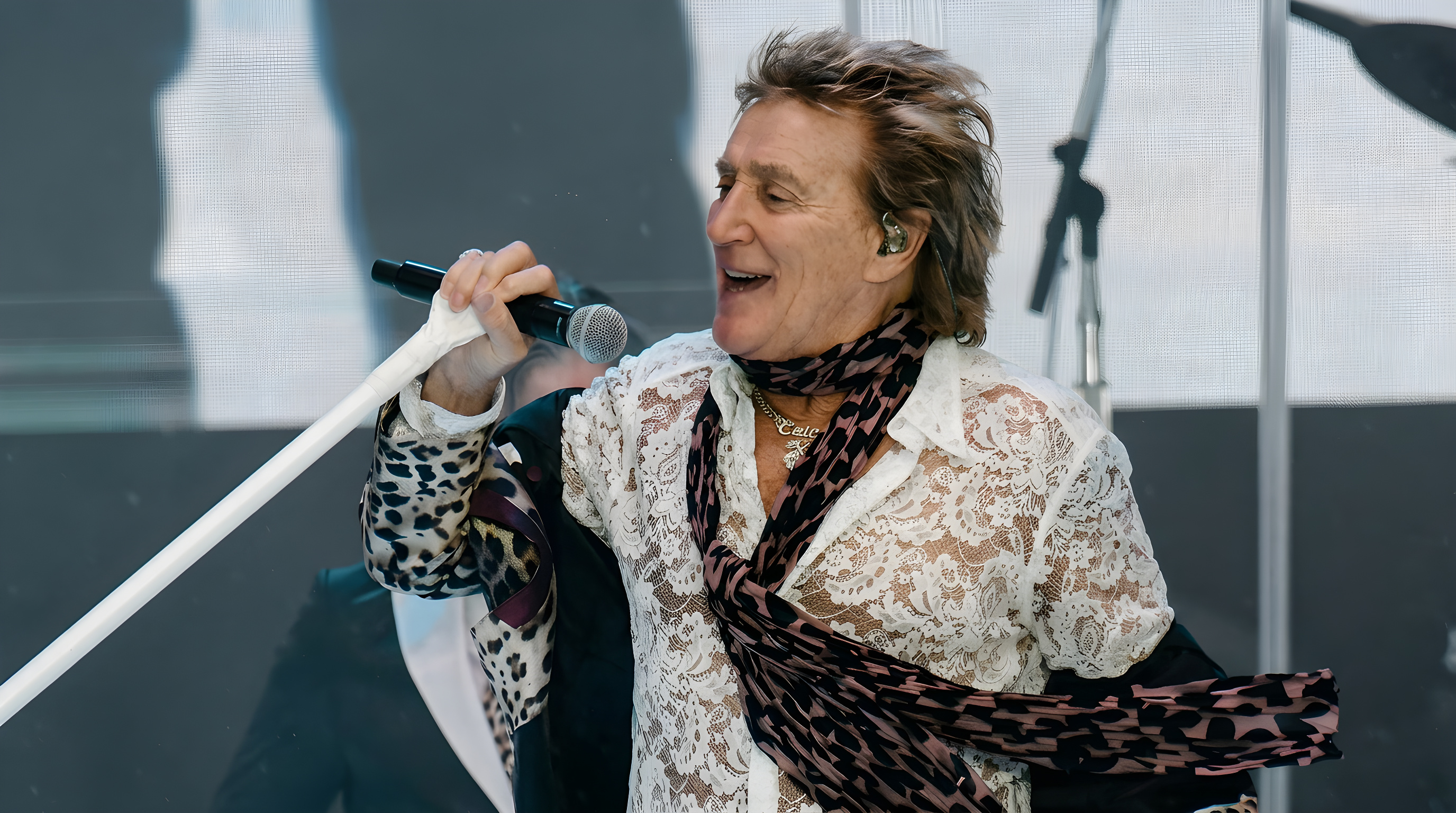 Rod Stewart aflyser koncert efter pludselig operation