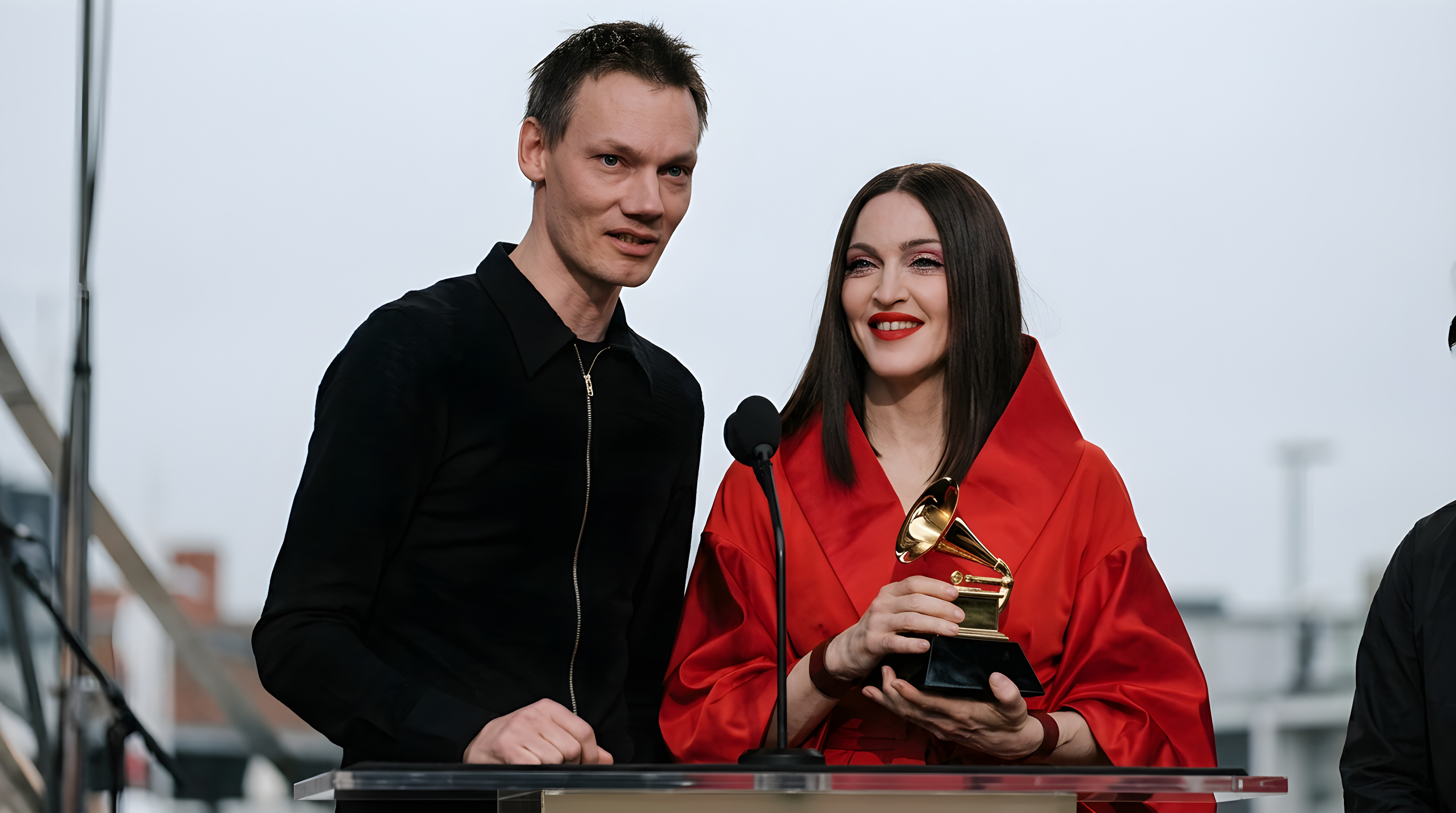 Madonna hylder sin afdøde succesproducer William Orbit