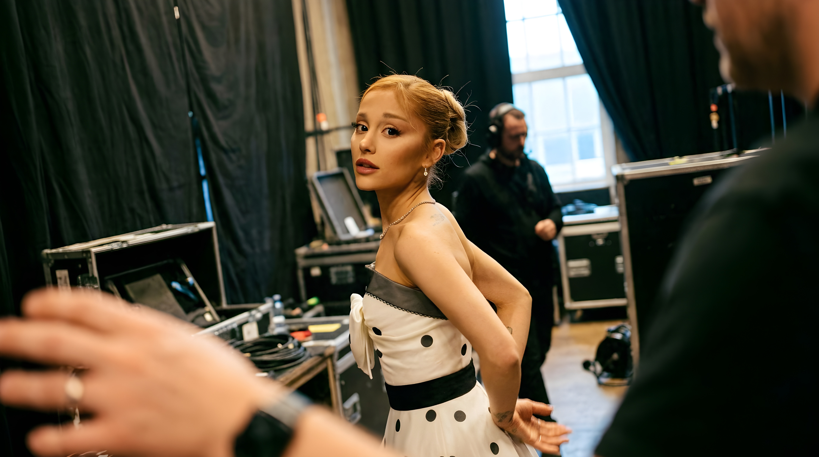 Ariana Grande sætter gang i vilde bryllupsrygter
