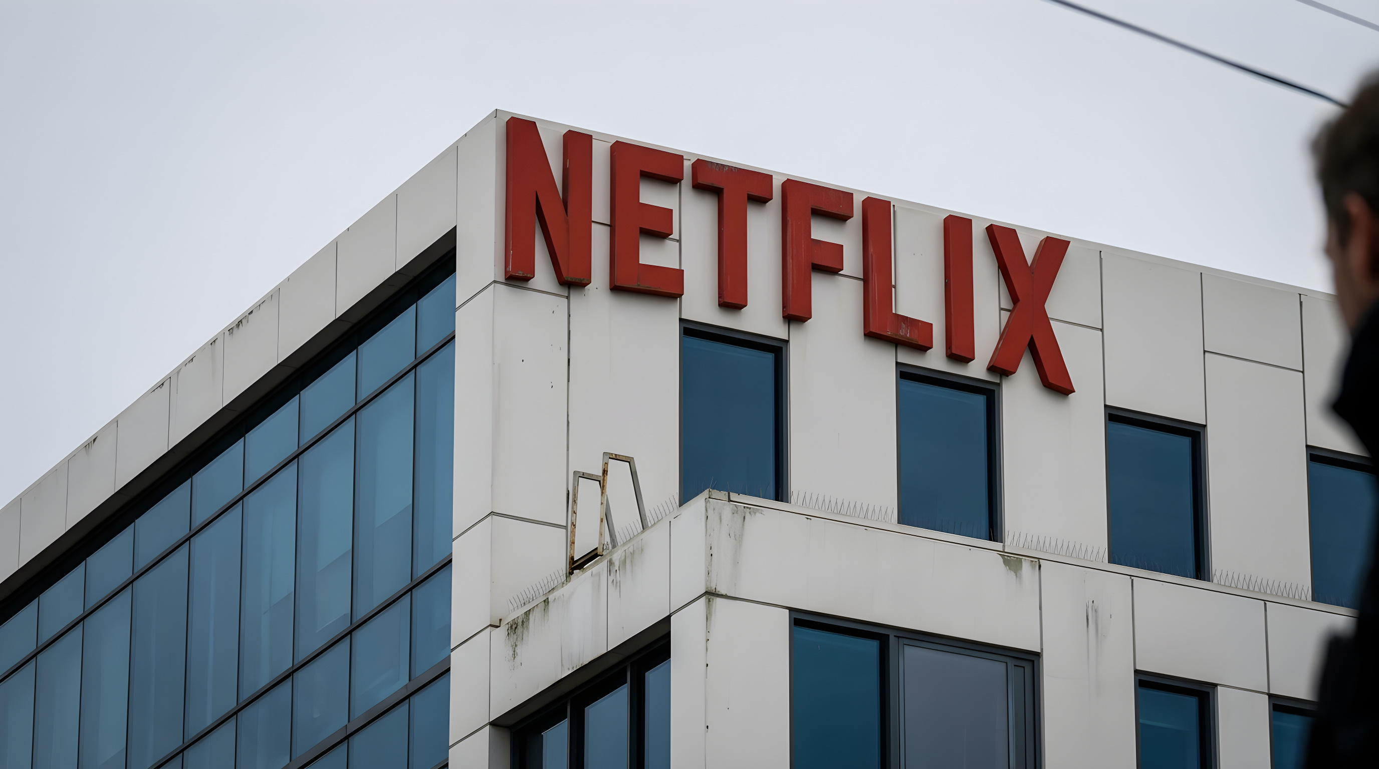 Sagsøger Netflix for 725 millioner efter tabt film med Nicolas Cage
