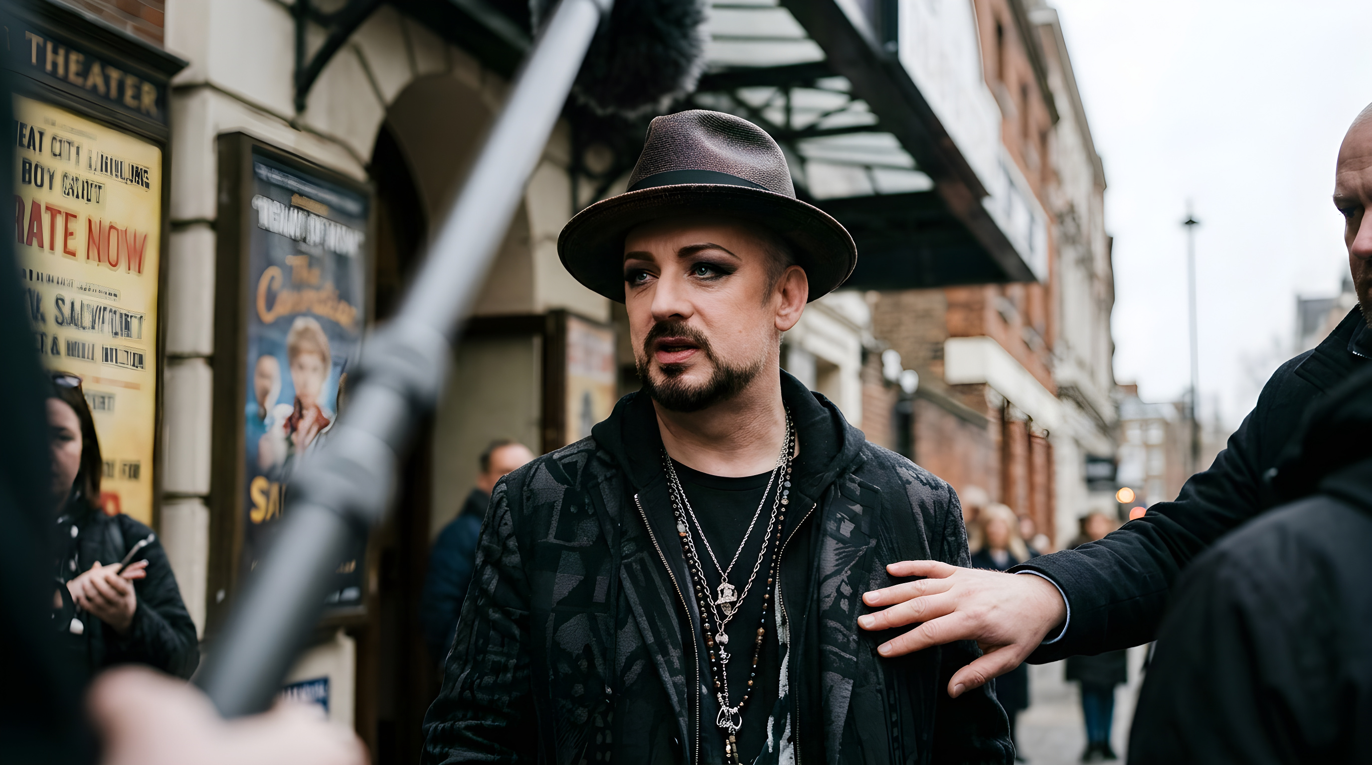 Boy George dropper stor musicalrolle efter strid om AI-sang