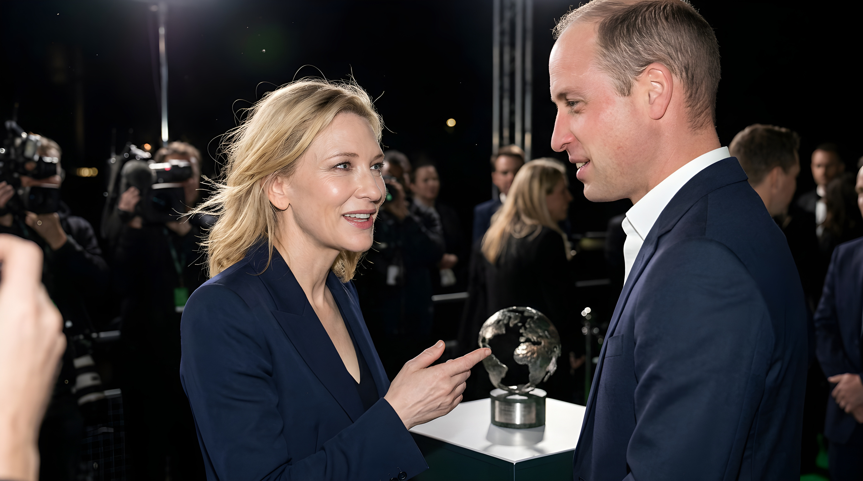 Cate Blanchett hylder prins William for hans store arbejde