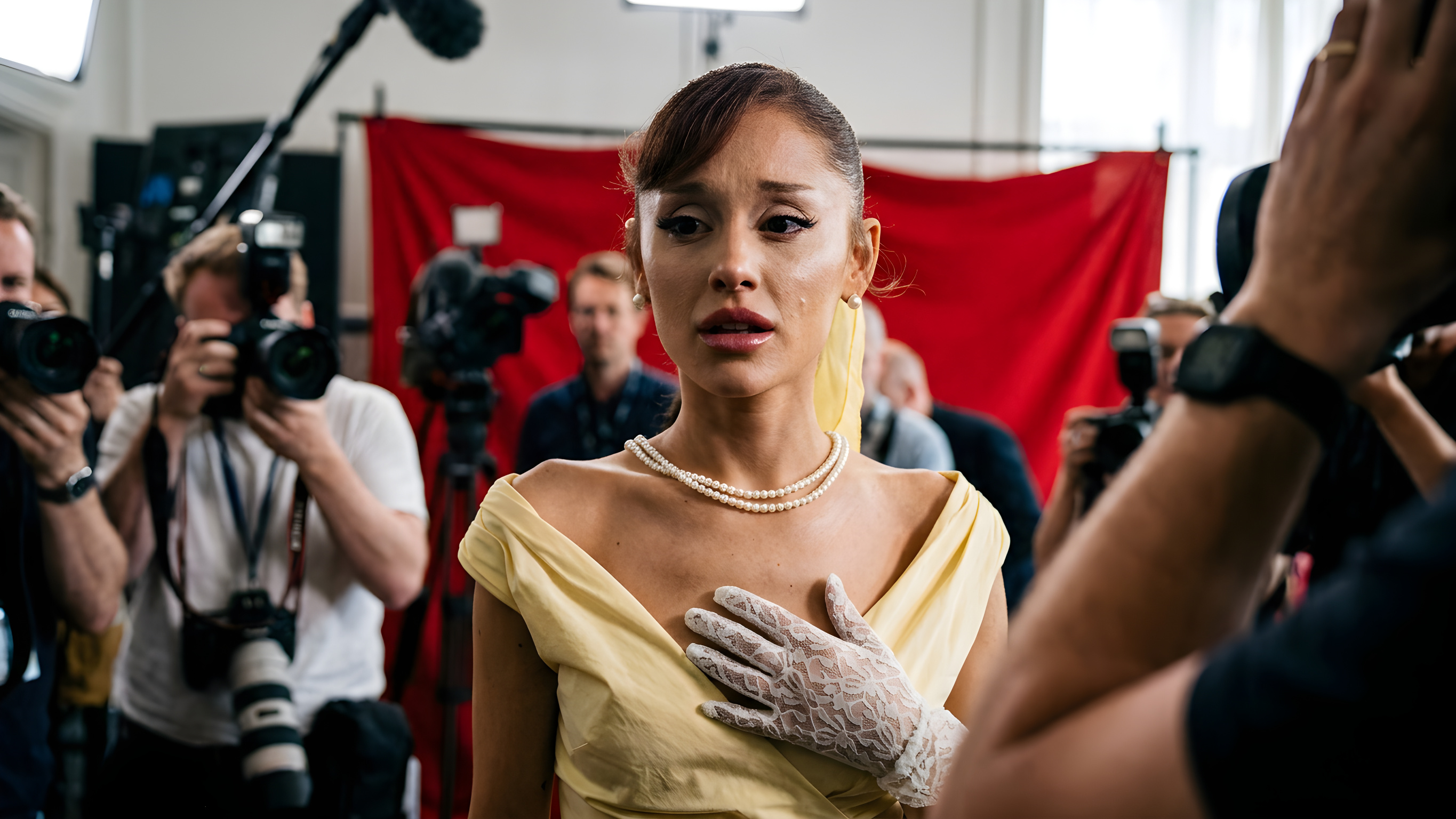 Kritik af Ariana Grandes krop bekymrer eksperter