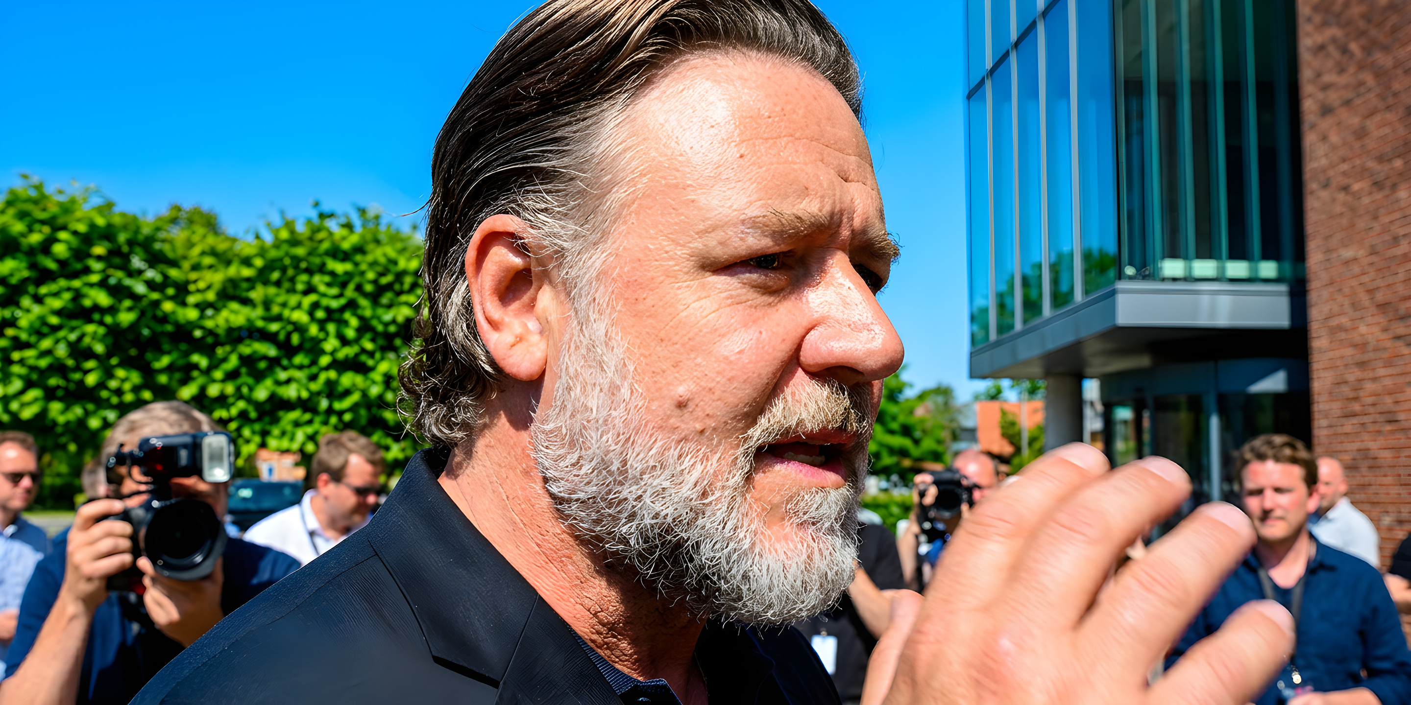 Russell Crowe gør comeback i vild sci-fi-film