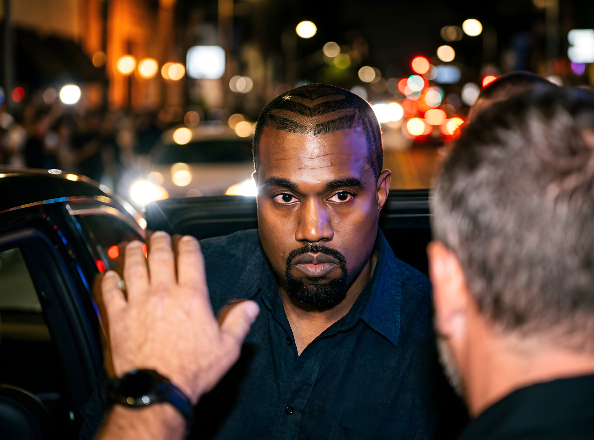 Kanye West indgår hemmeligt forlig med tidligere ansat