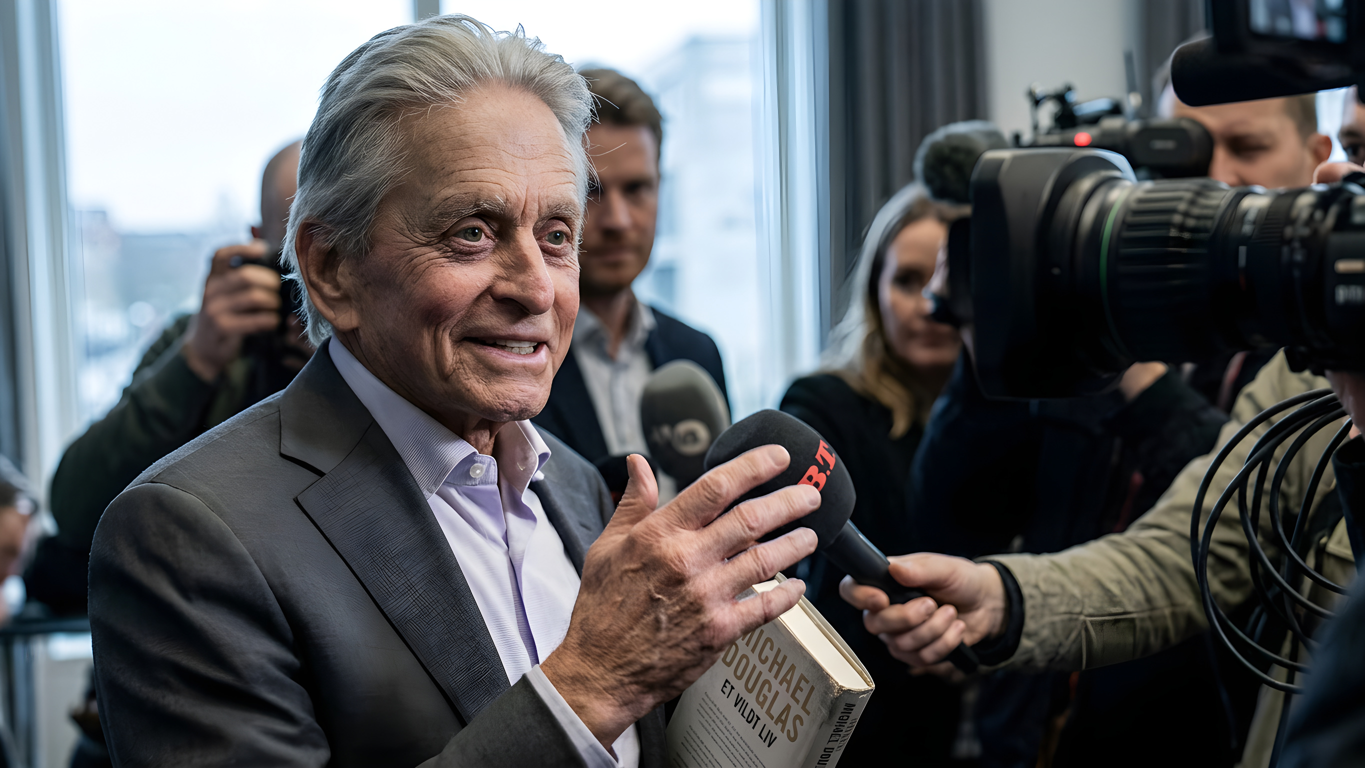 Michael Douglas klar med bog om sit vilde liv og helbredskampe