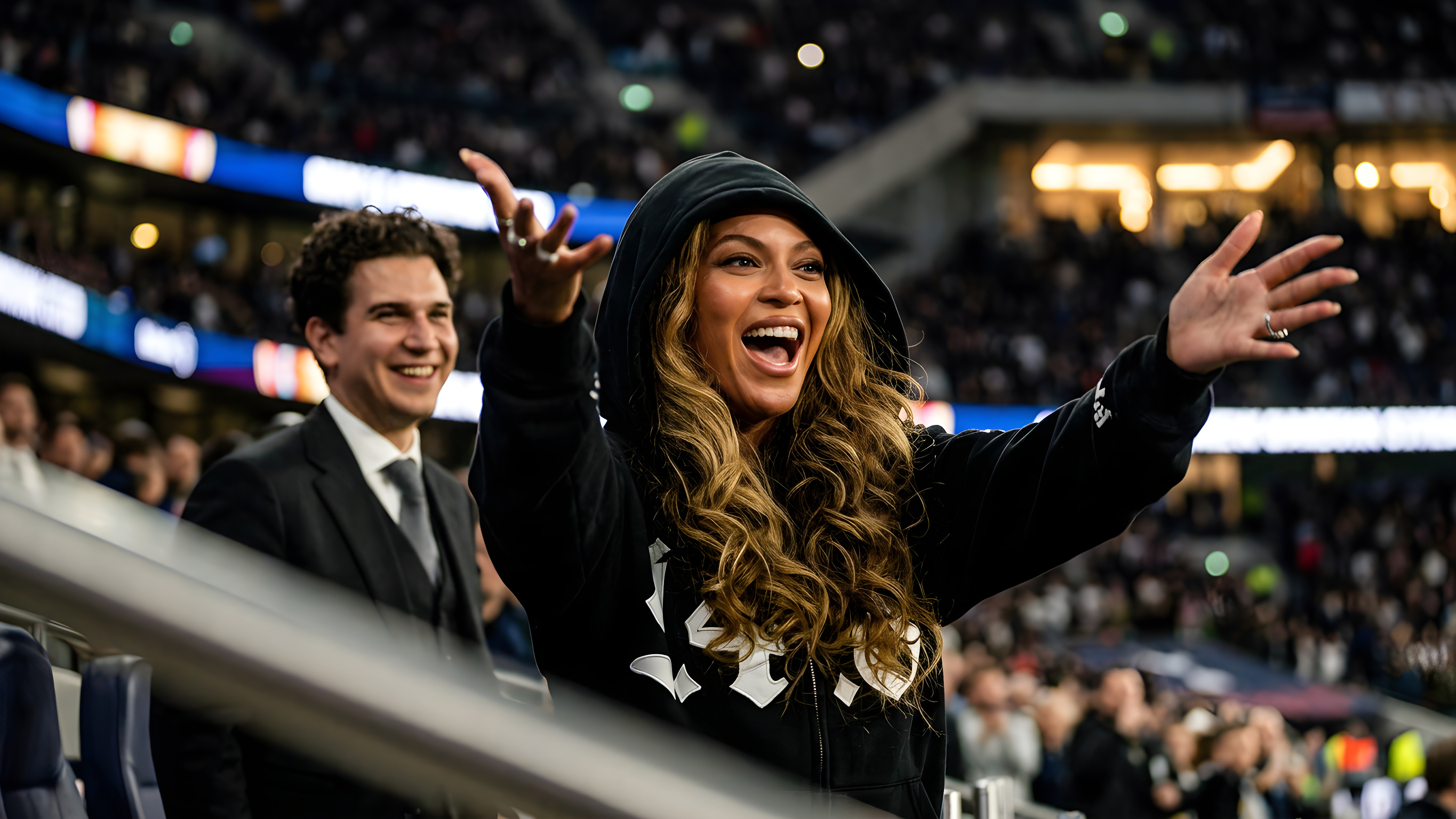 Jay-Z overrasker Beyoncé på scenen i London
