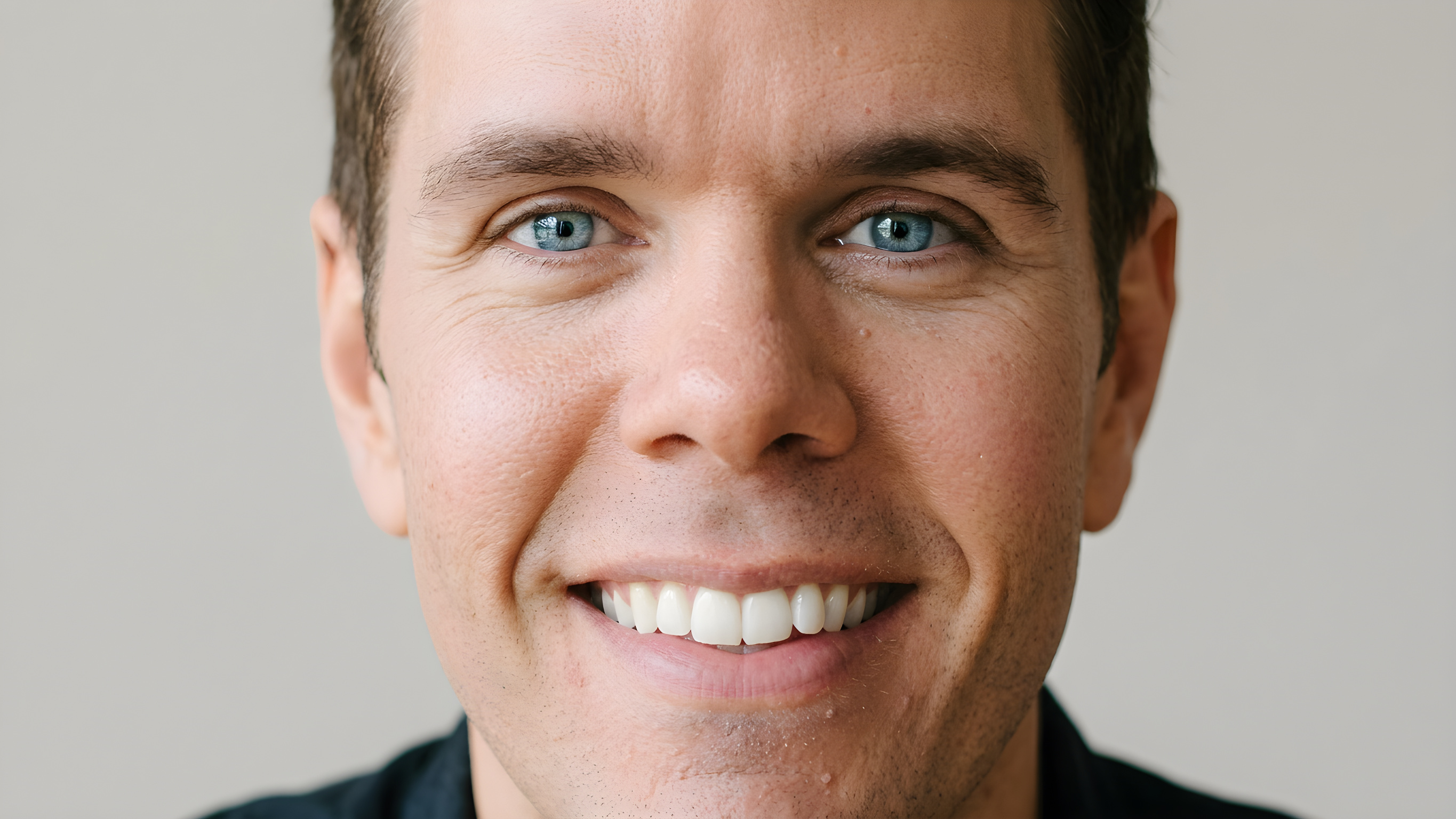Perez Hilton er indlagt efter voldsom hændelse i sit hjem