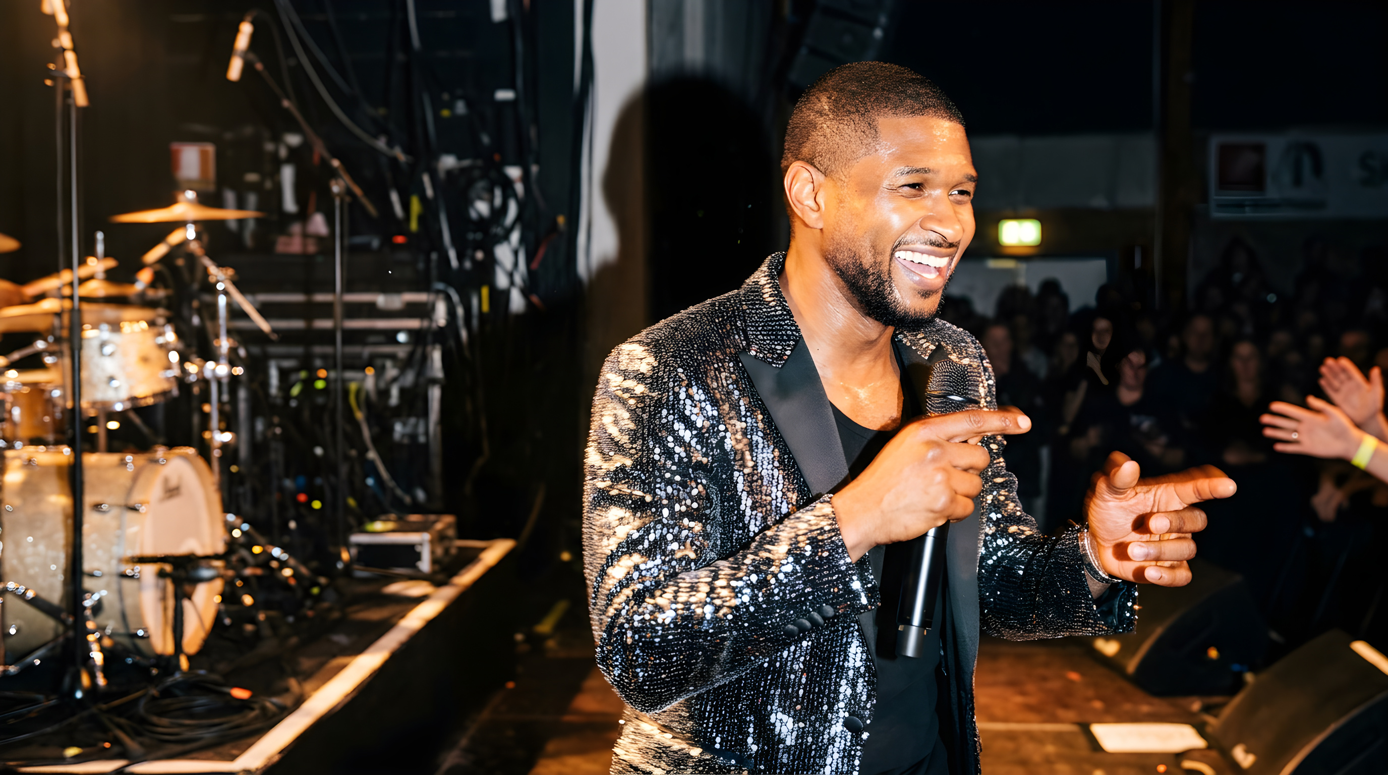 Usher afviser skøre rygter om at bruge en klon til koncerter
