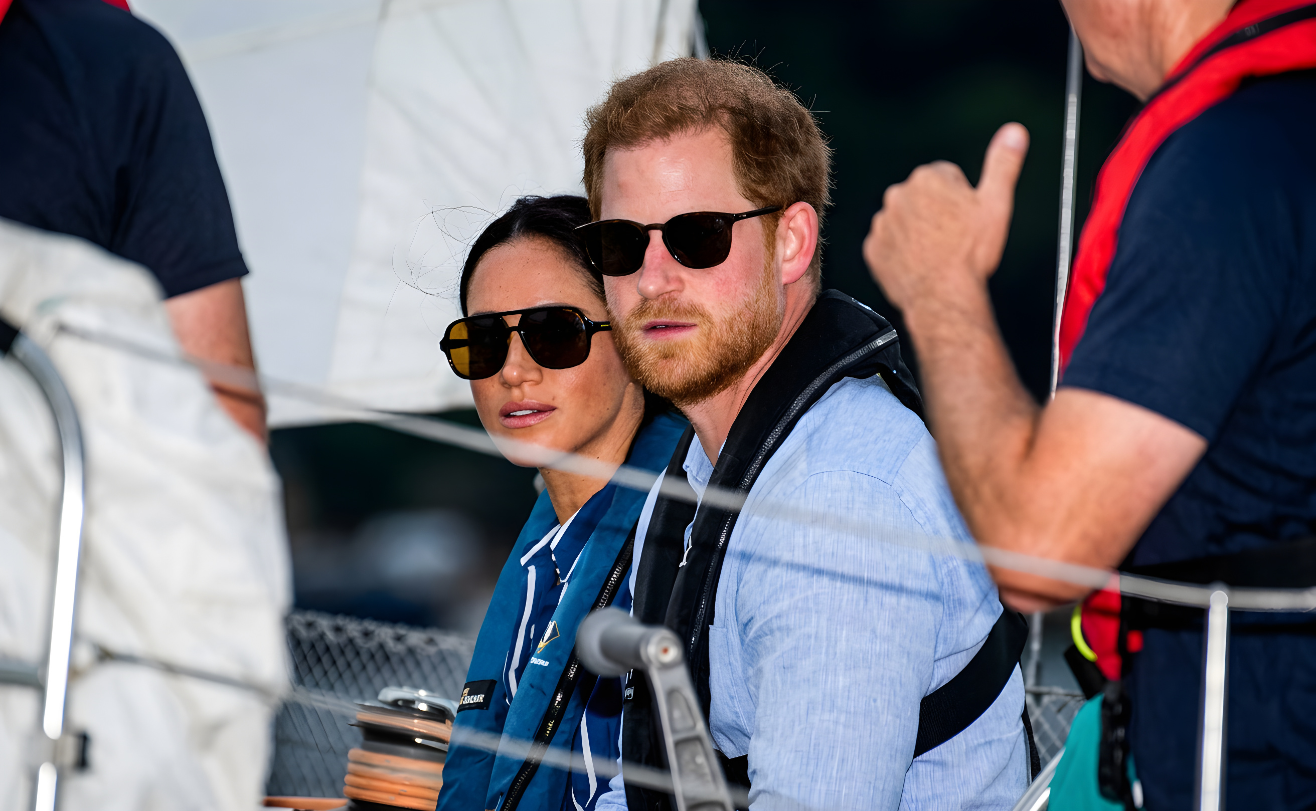 Harry og Meghan overrumplet af kongen i nyt drama