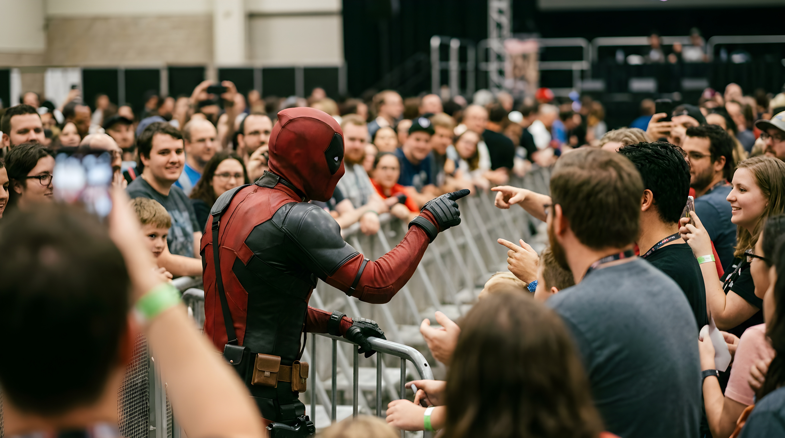 Ryan Reynolds overraskede fans i Deadpool-kostume