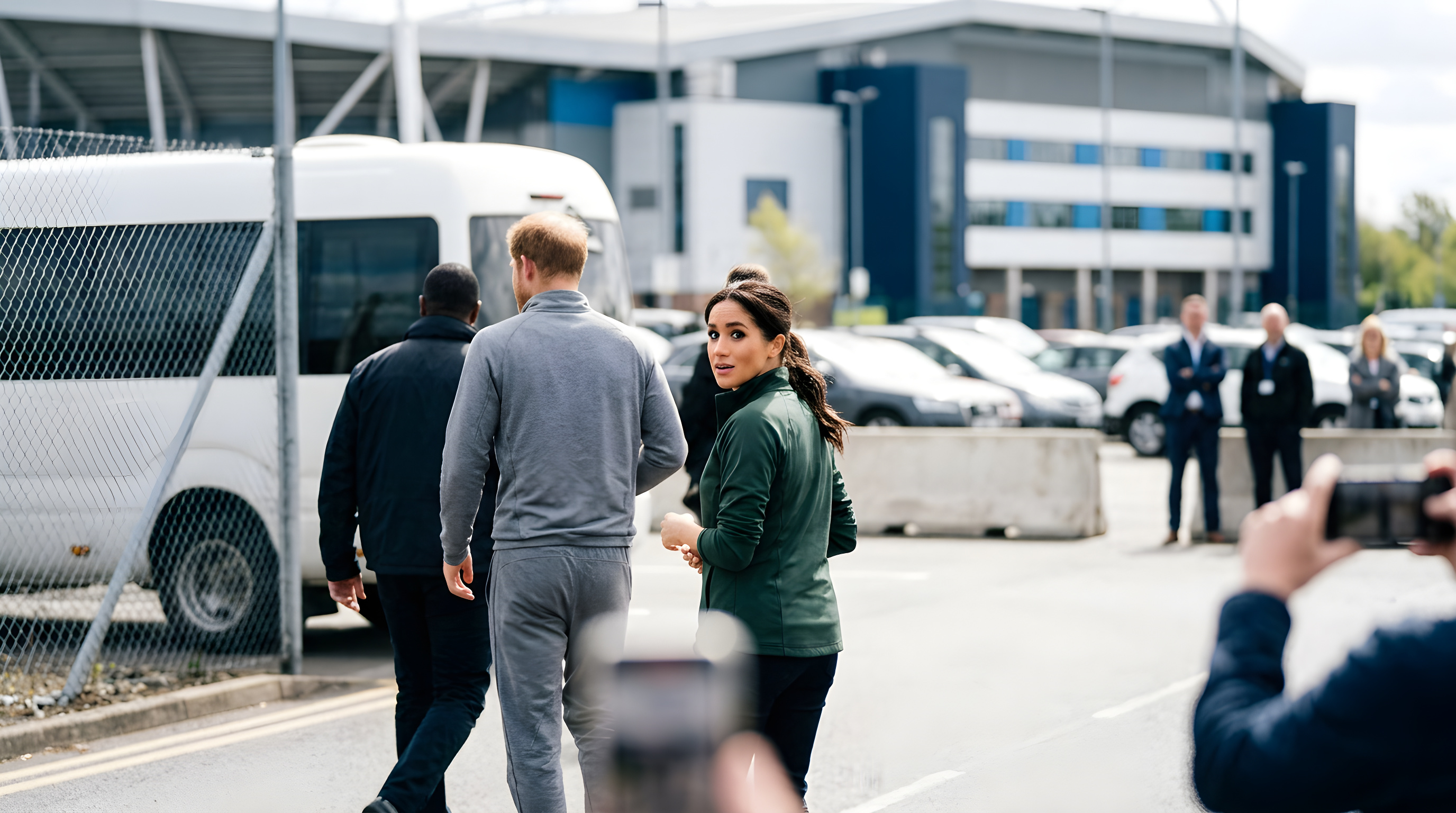 Harry og Meghan overrumplet af kongens kontante udmelding