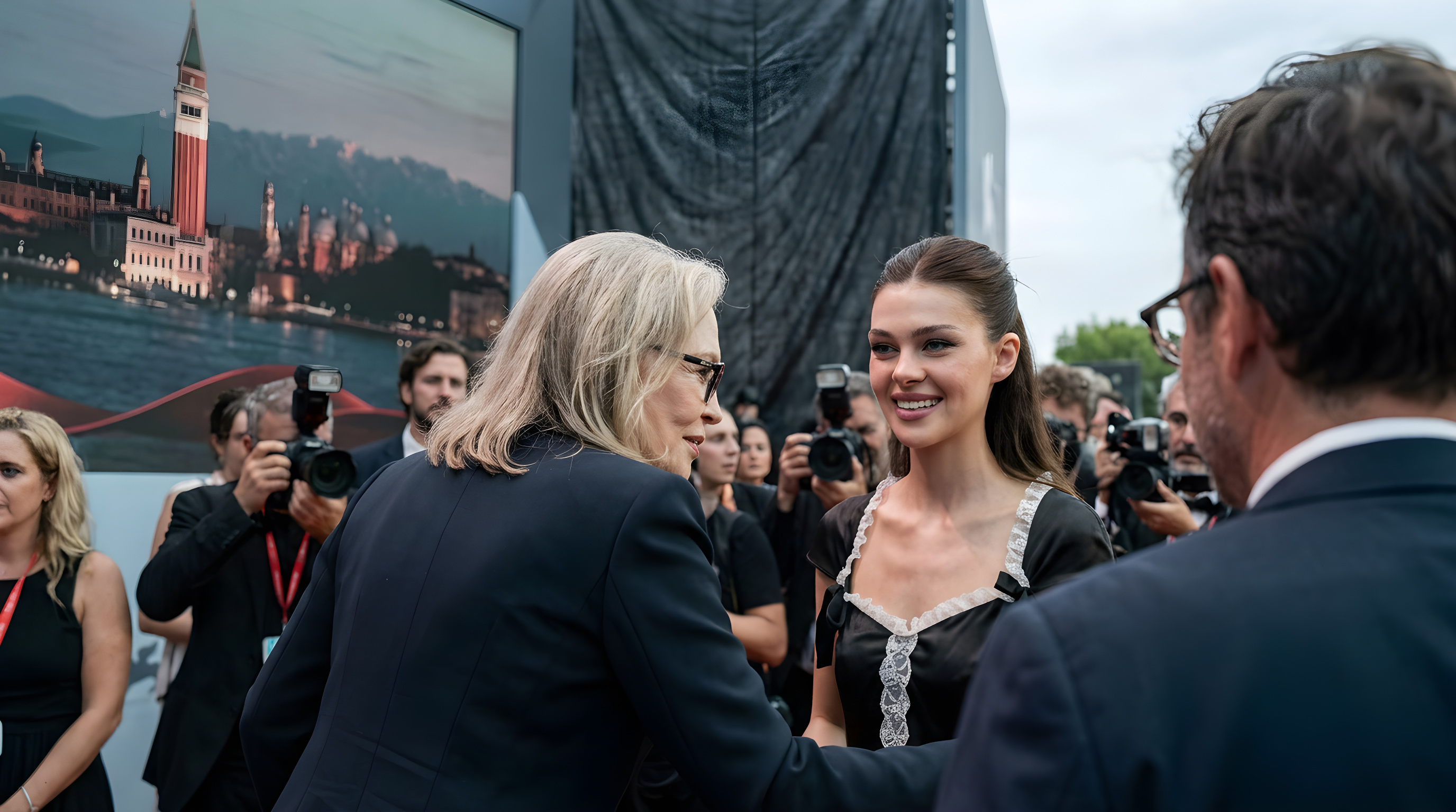 Efter familiestrid: Nicola Peltz Beckham hyldes i Venedig