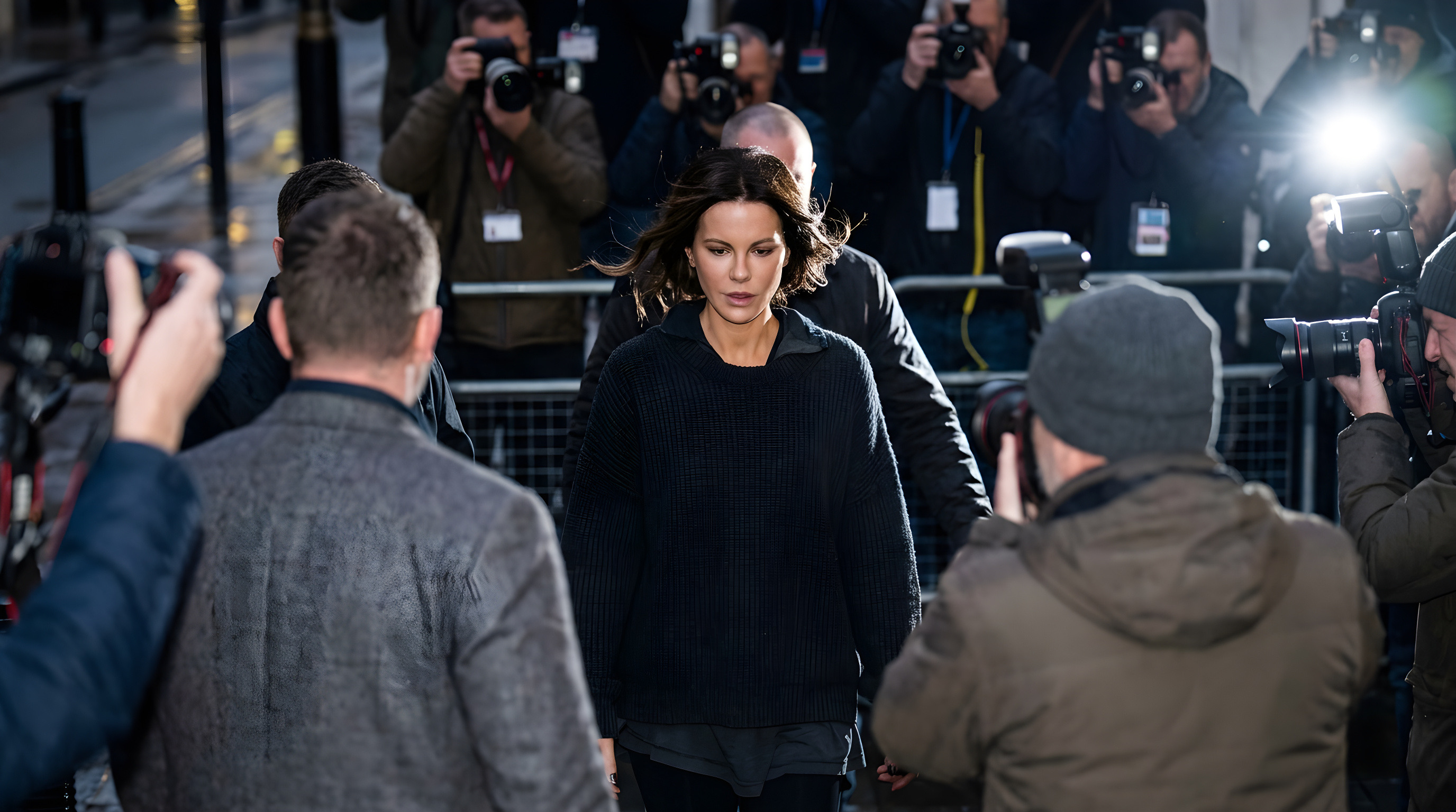 Kate Beckinsale afslører kronisk sygdom efter hård body-shaming