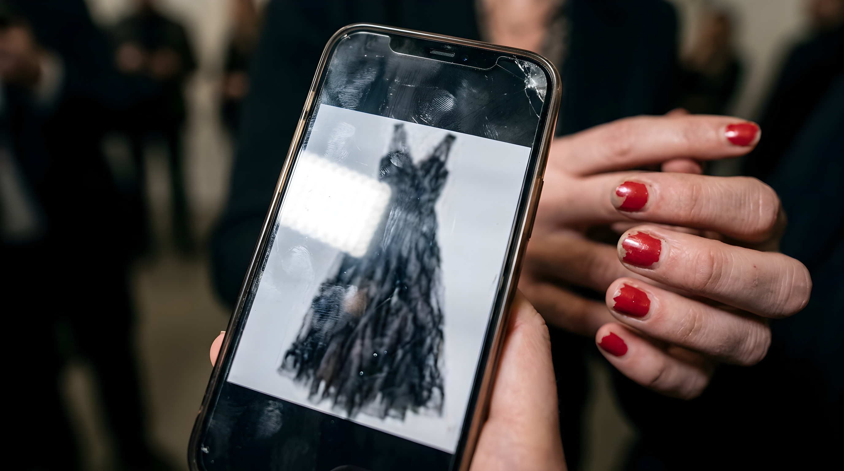 Kylie Jenner vækker opsigt i ekstremt vovet kjole