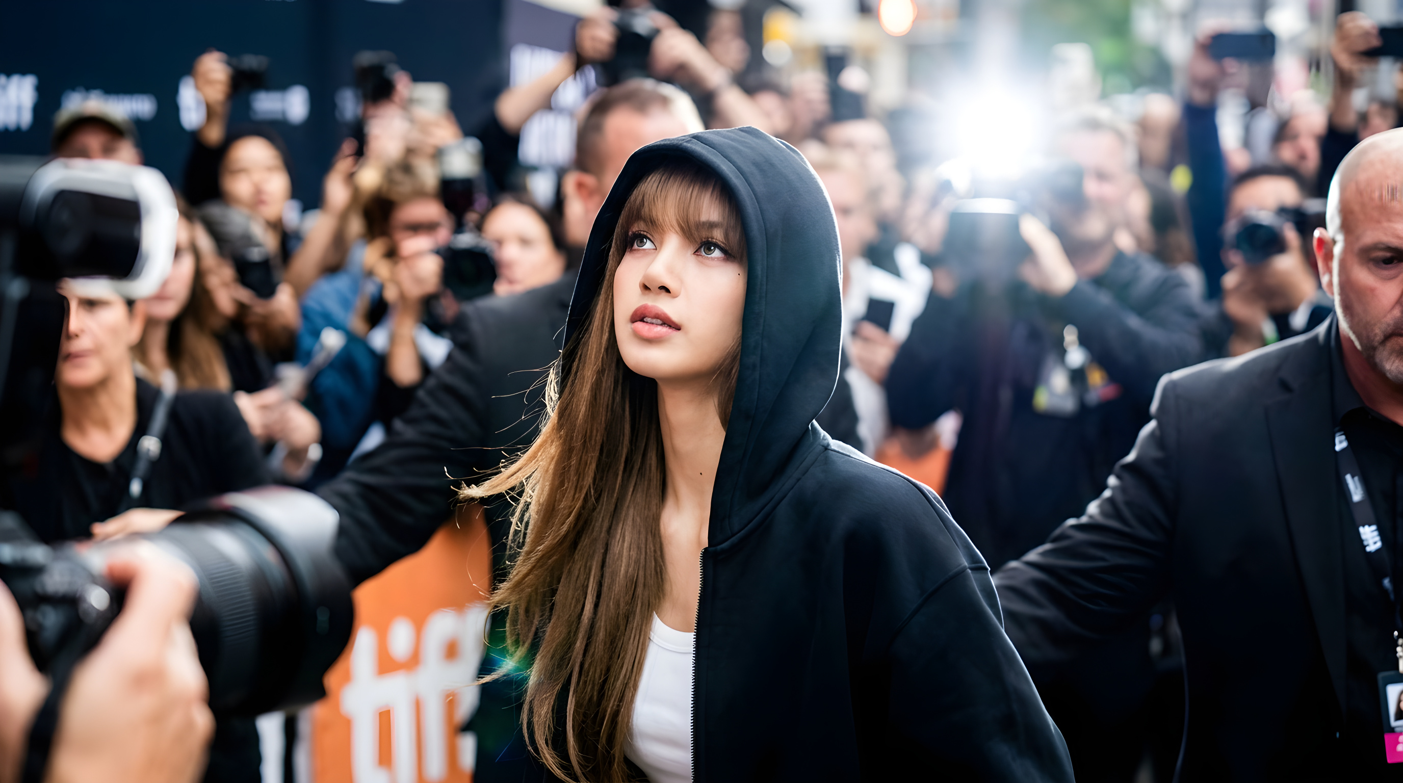 K-popstjernen Lisa måtte skjule sine kærester i årevis