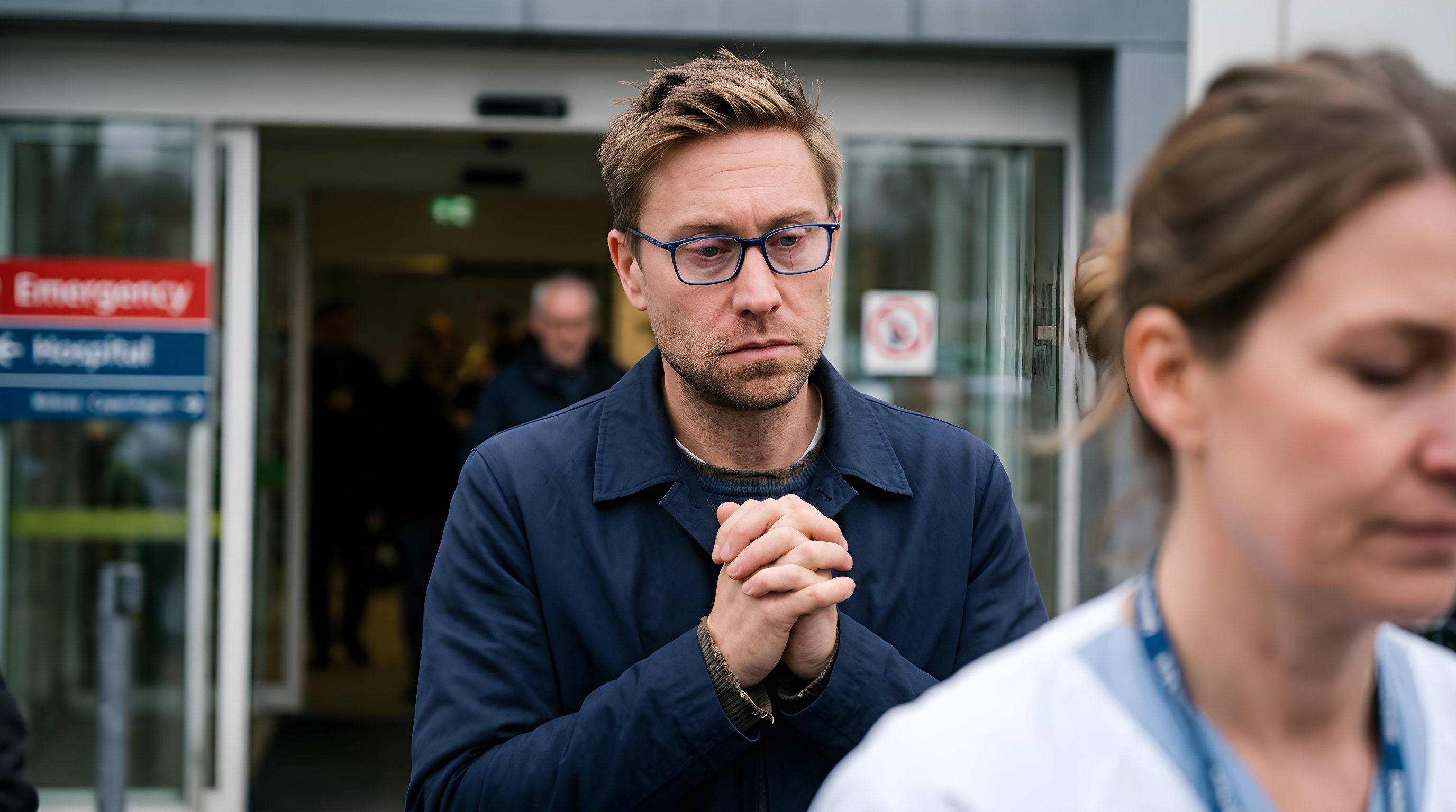 Komikeren Russell Howard har mistet sin nyfødte søn