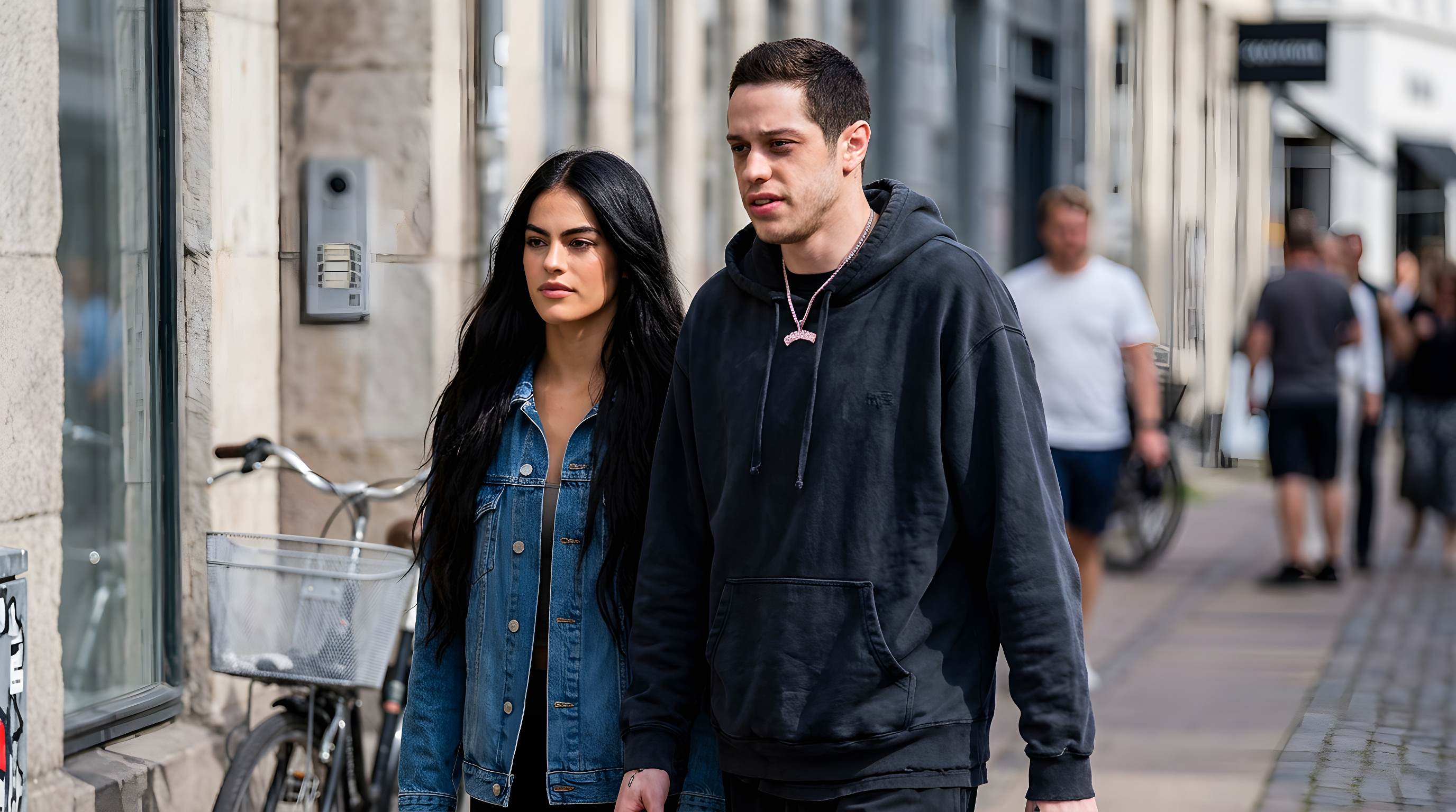 Pete Davidson er gået fra barnets mor og set med ny kvinde