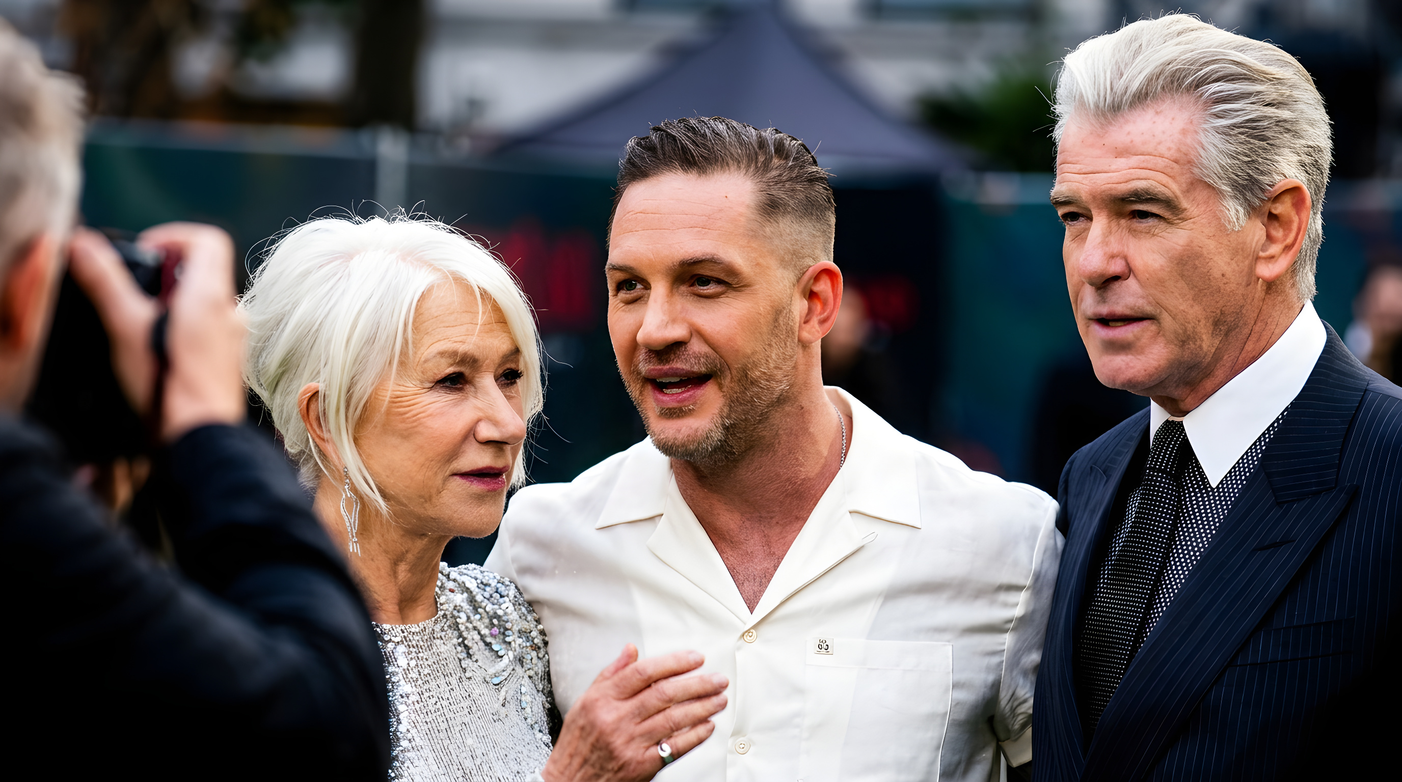 Tom Hardy genforenes med stjerner efter rygter om fyring