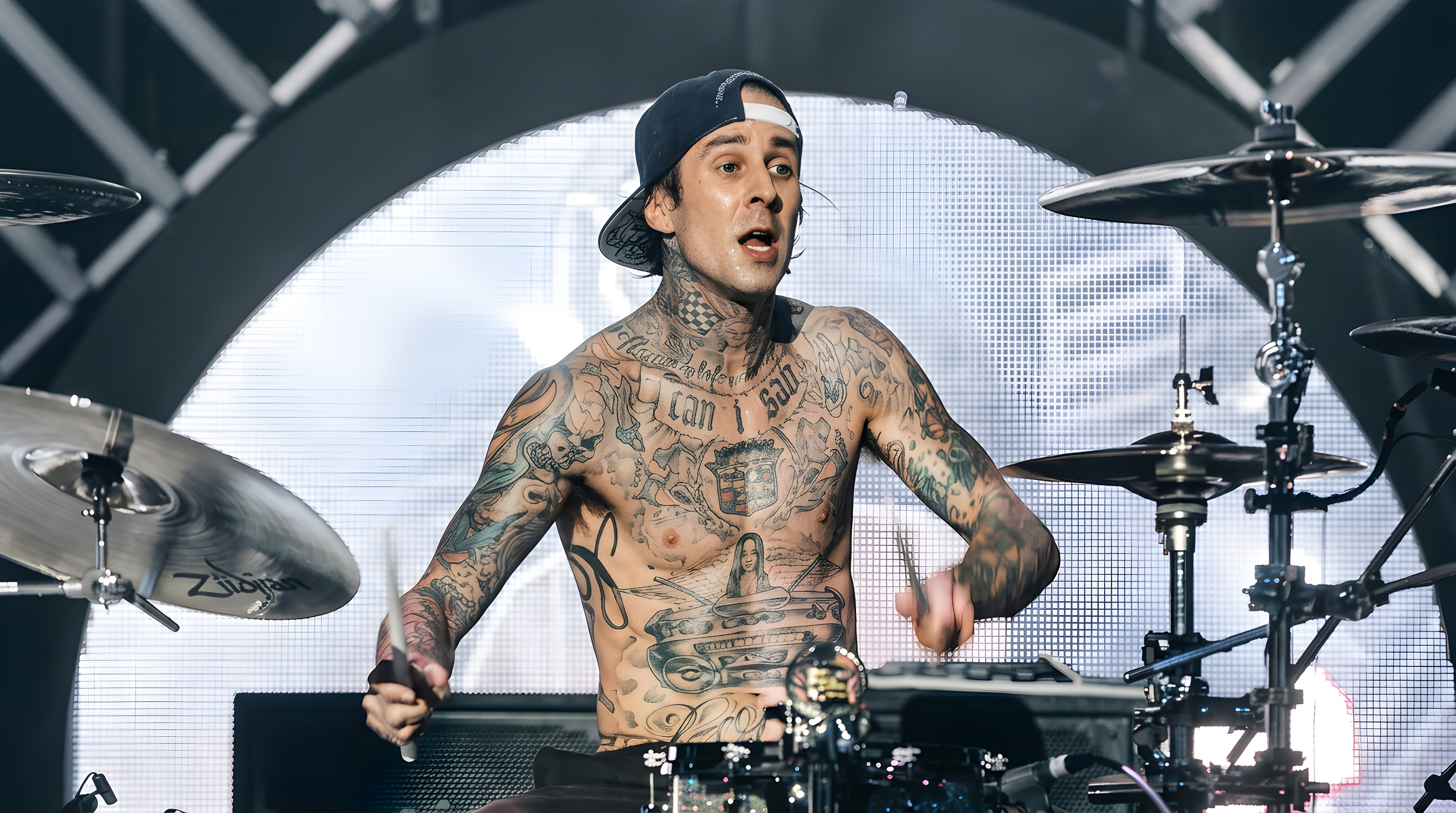 Travis Barker åbner op om ulykken der ændrede alt