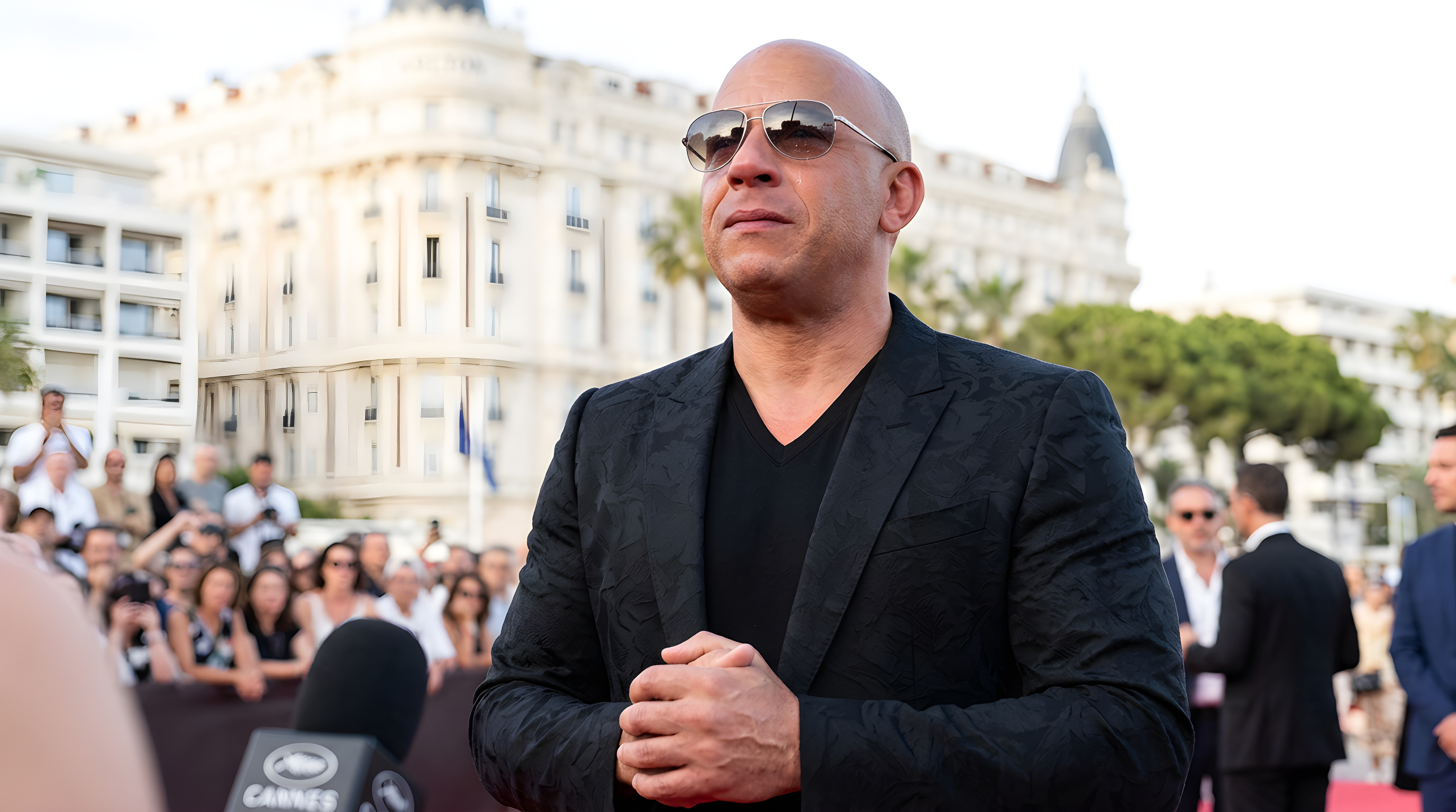 Vin Diesel i tårer under følelsesladet hyldest i Cannes