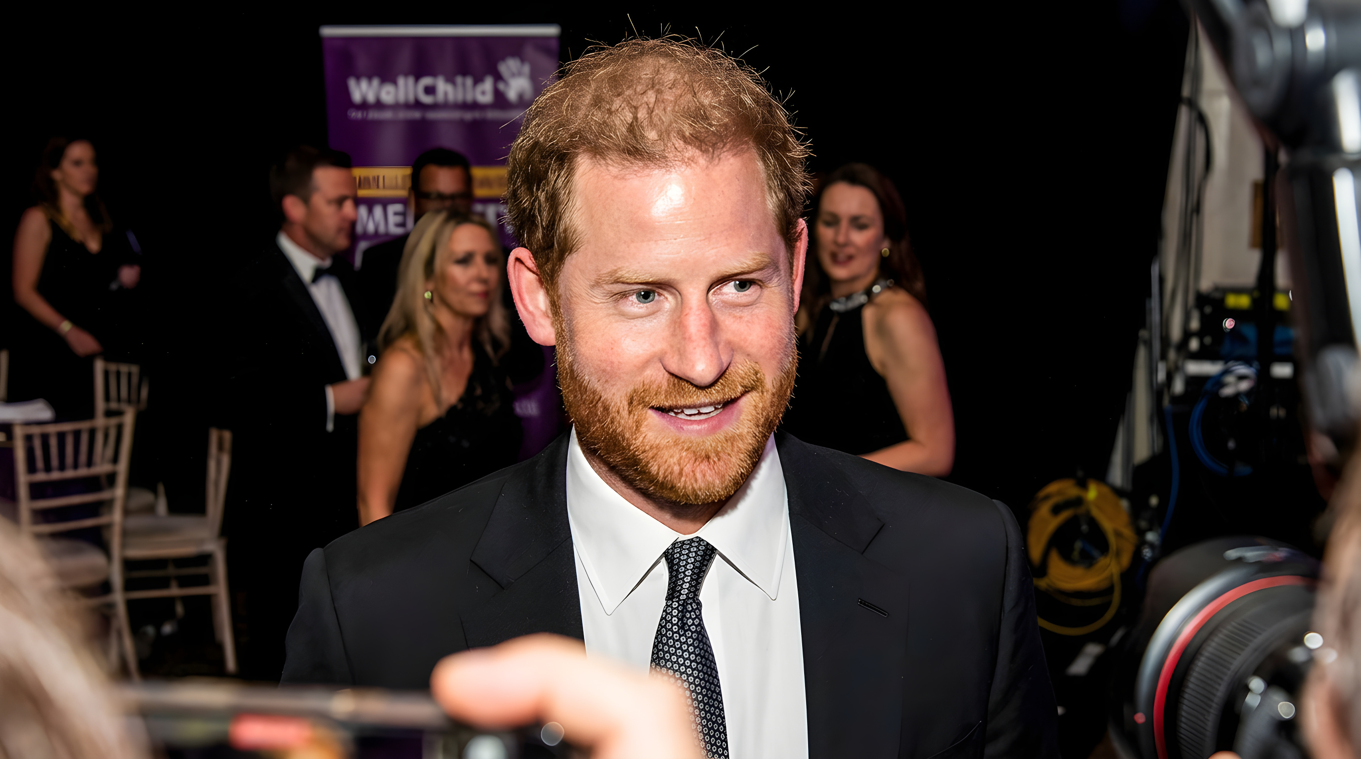 Prins Harry vender hjem til London midt i kold luft