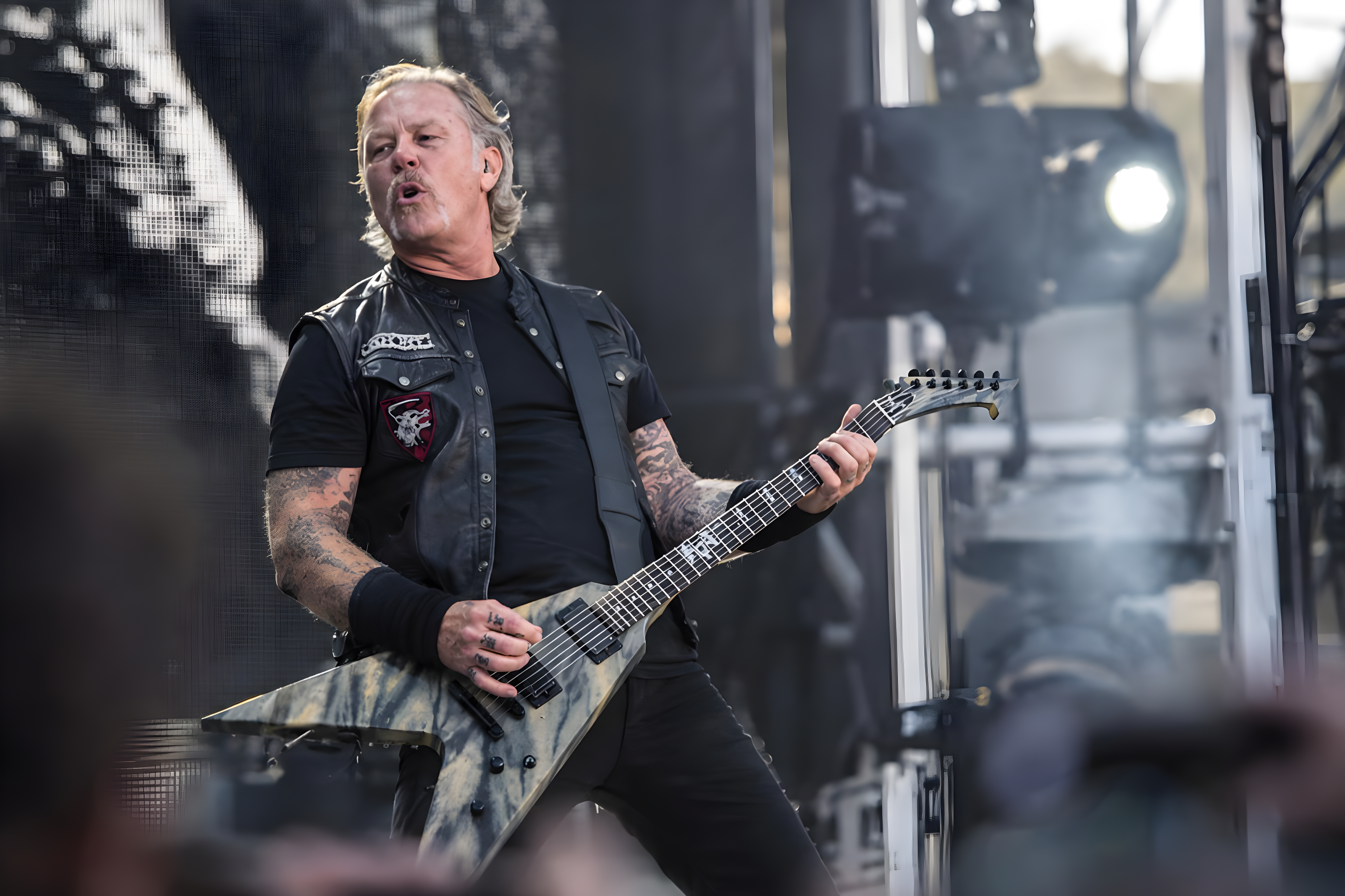 James Hetfield raser mod politiske musikere