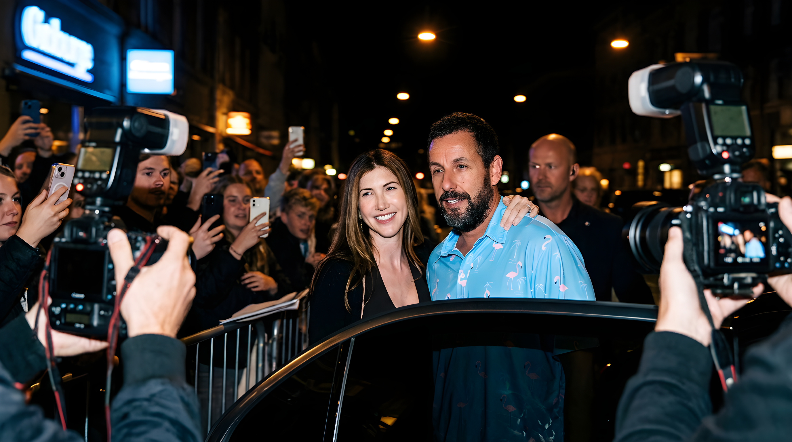 Adam Sandler støtter datteren til stor premiere