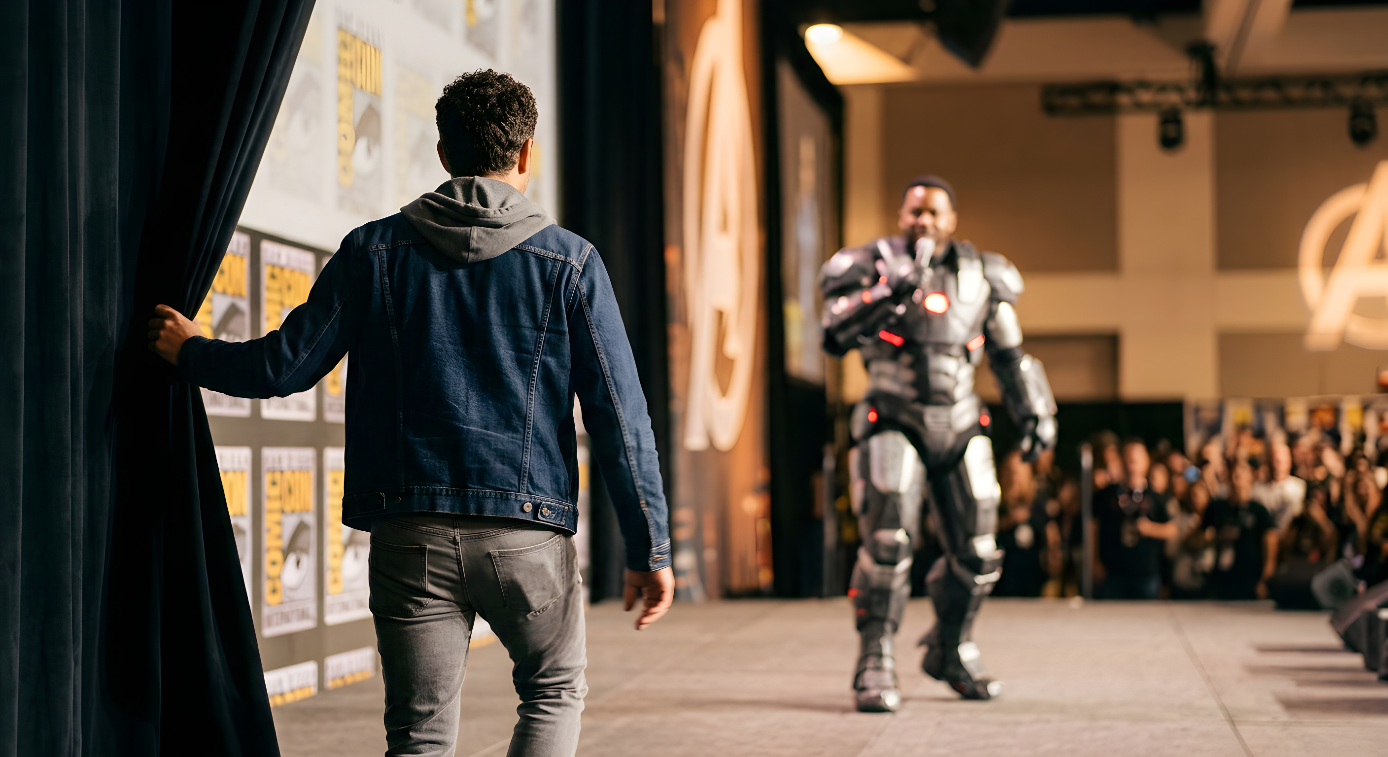 Ryan Reynolds afbryder stort Marvel-show i denim