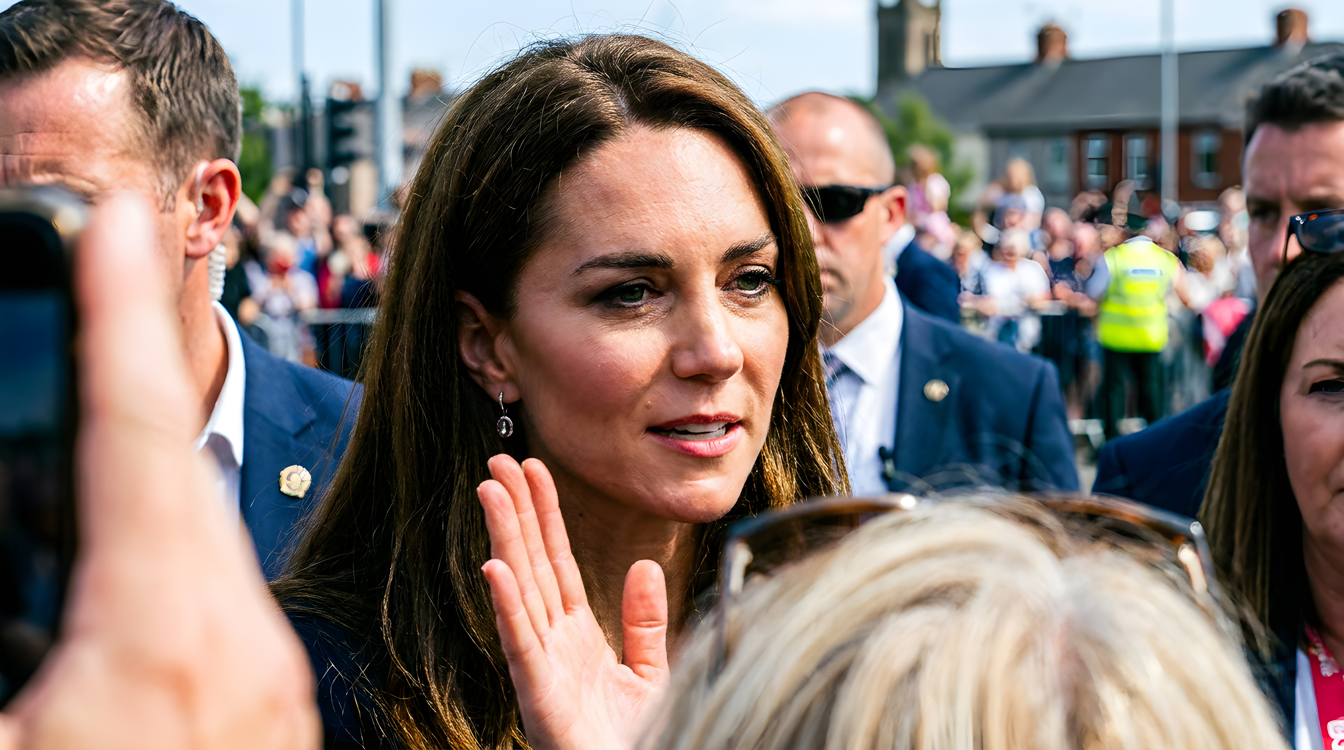 Kate Middleton måtte undskylde under royalt besøg