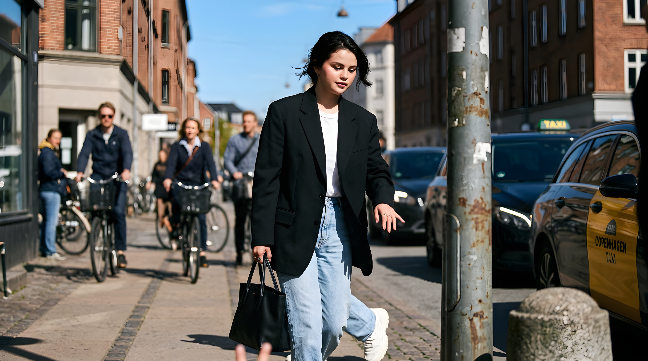 Selena Gomez bjergtager fans med vild forvandling