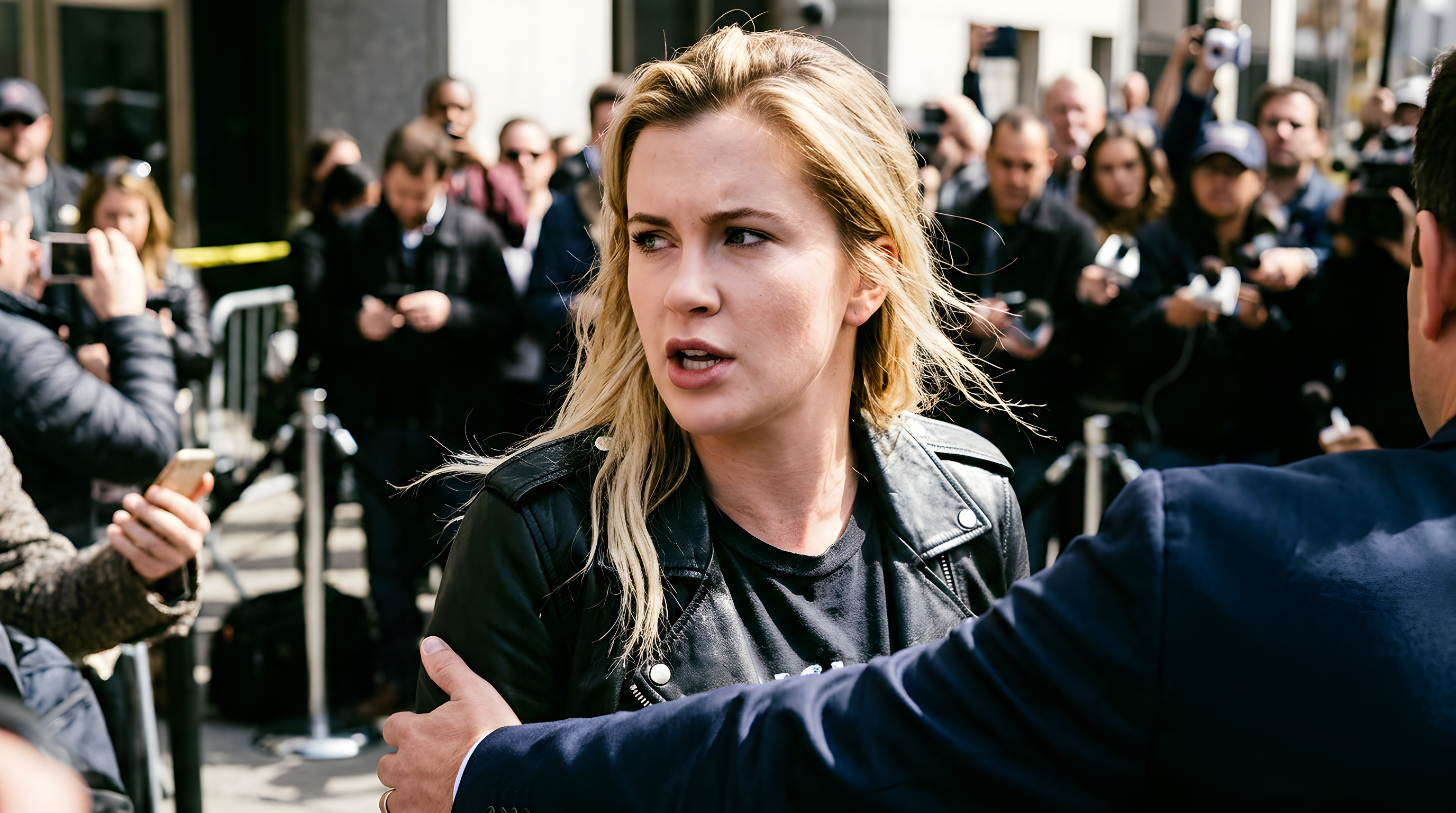 Ireland Baldwin angriber kendt sladderblogger efter indlæggelse