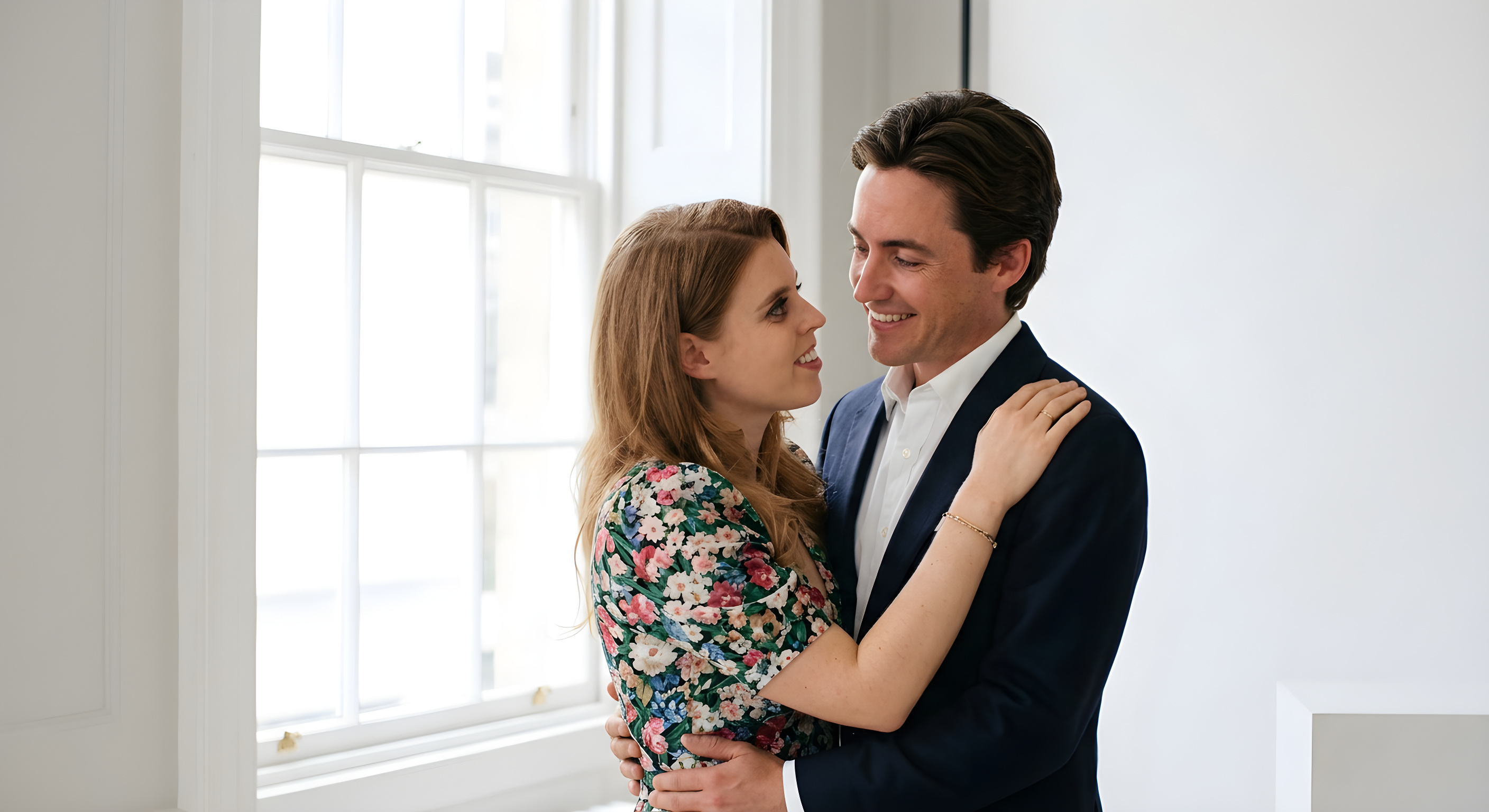 Edoardo hylder prinsesse Beatrice med private billeder
