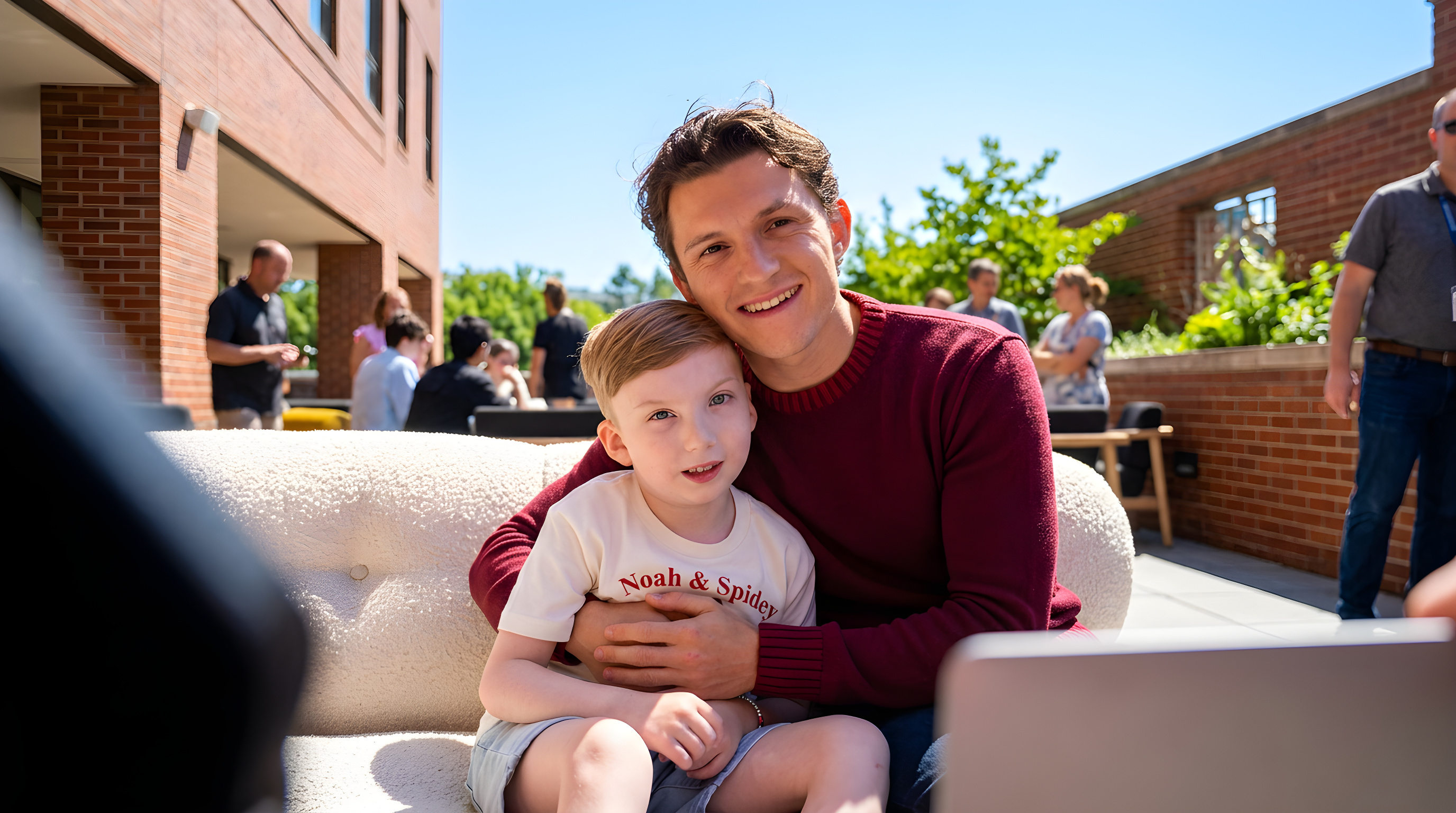Spider-Man stjernen Tom Holland overrasker syg fan