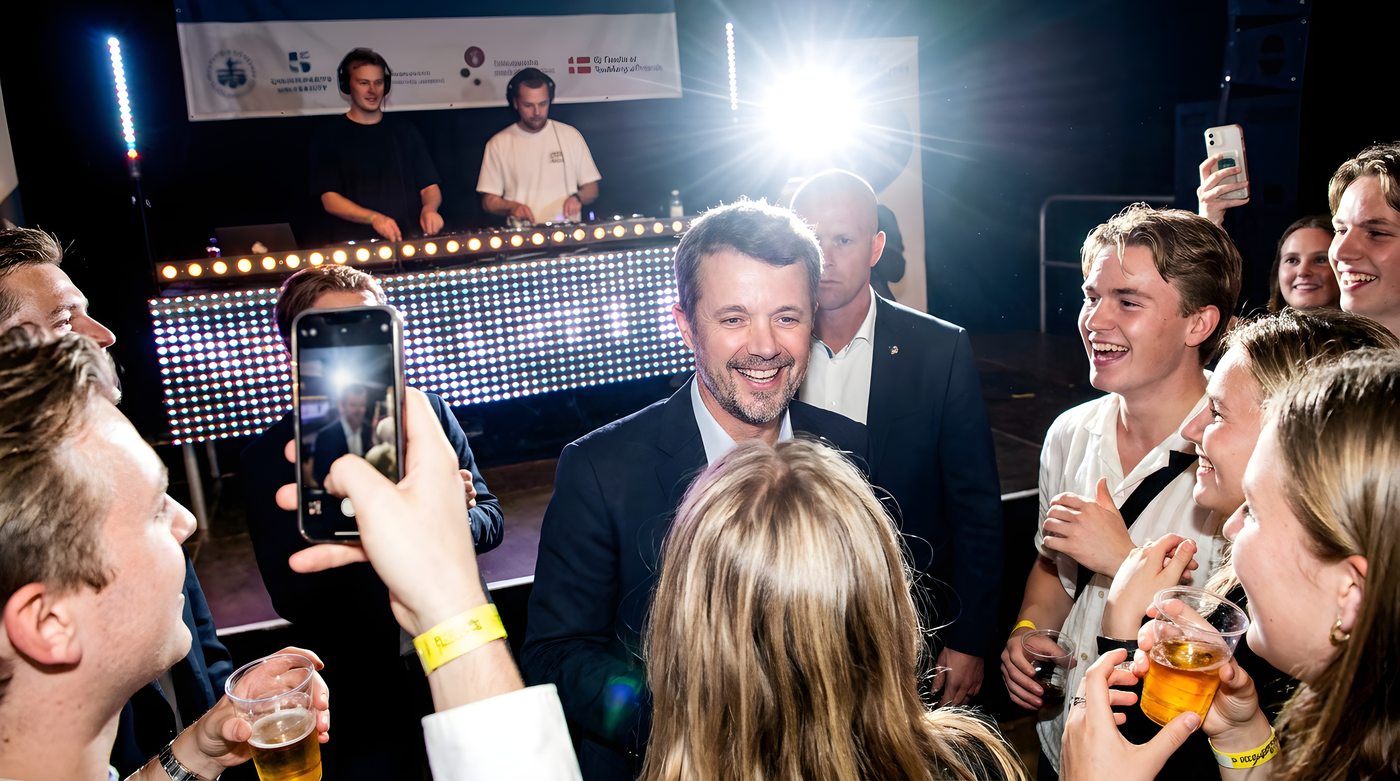 Kong Frederik deltager i stor universitetsfest