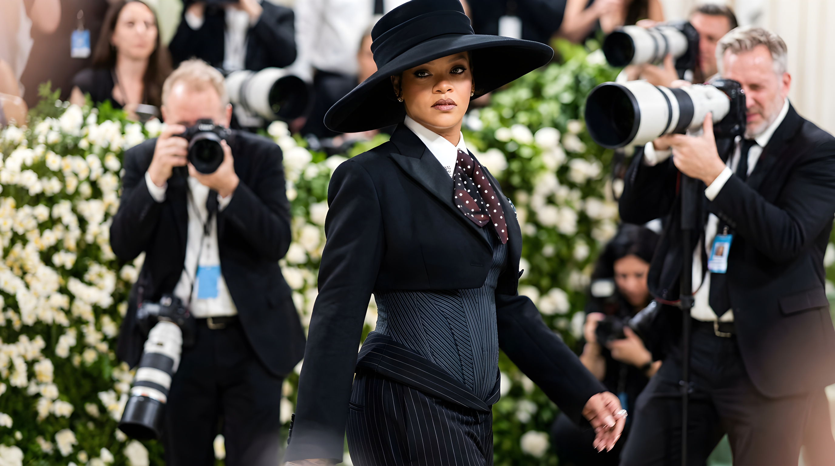 Rihanna er tilbage i studiet efter næsten 10 års pause