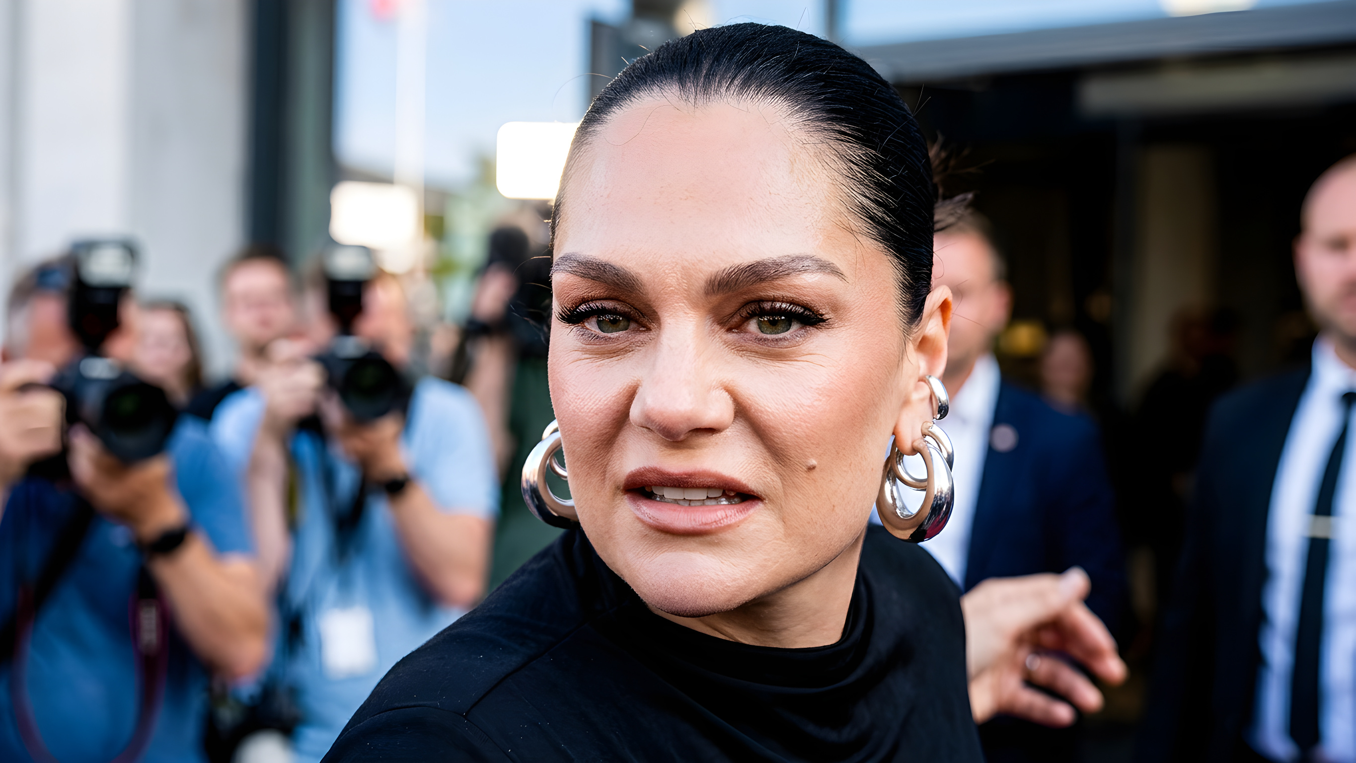 Jessie J trækker stikket før ny operation efter brud med dansker