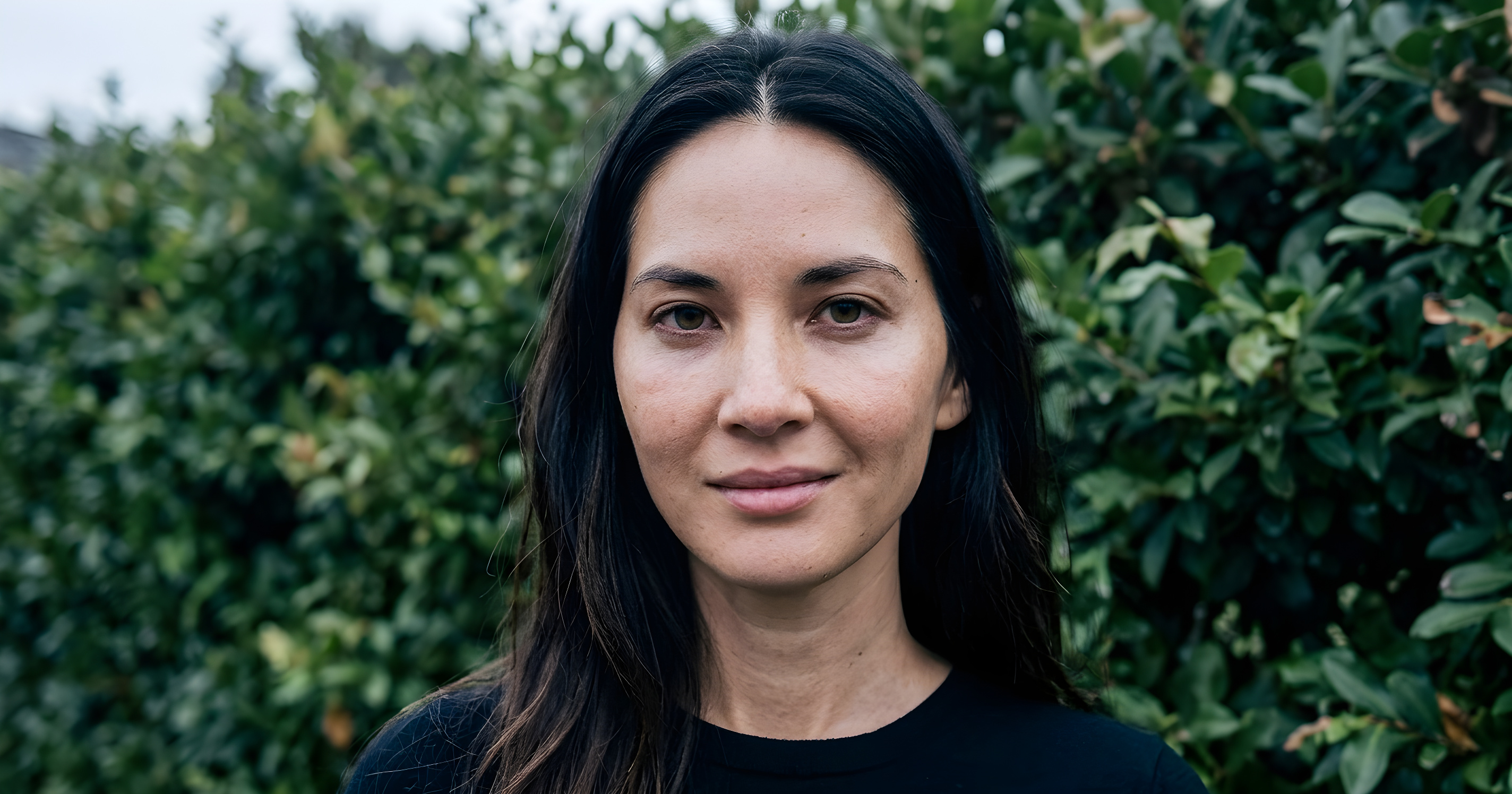 Olivia Munn deler ærlige detaljer om sin kræftsygdom
